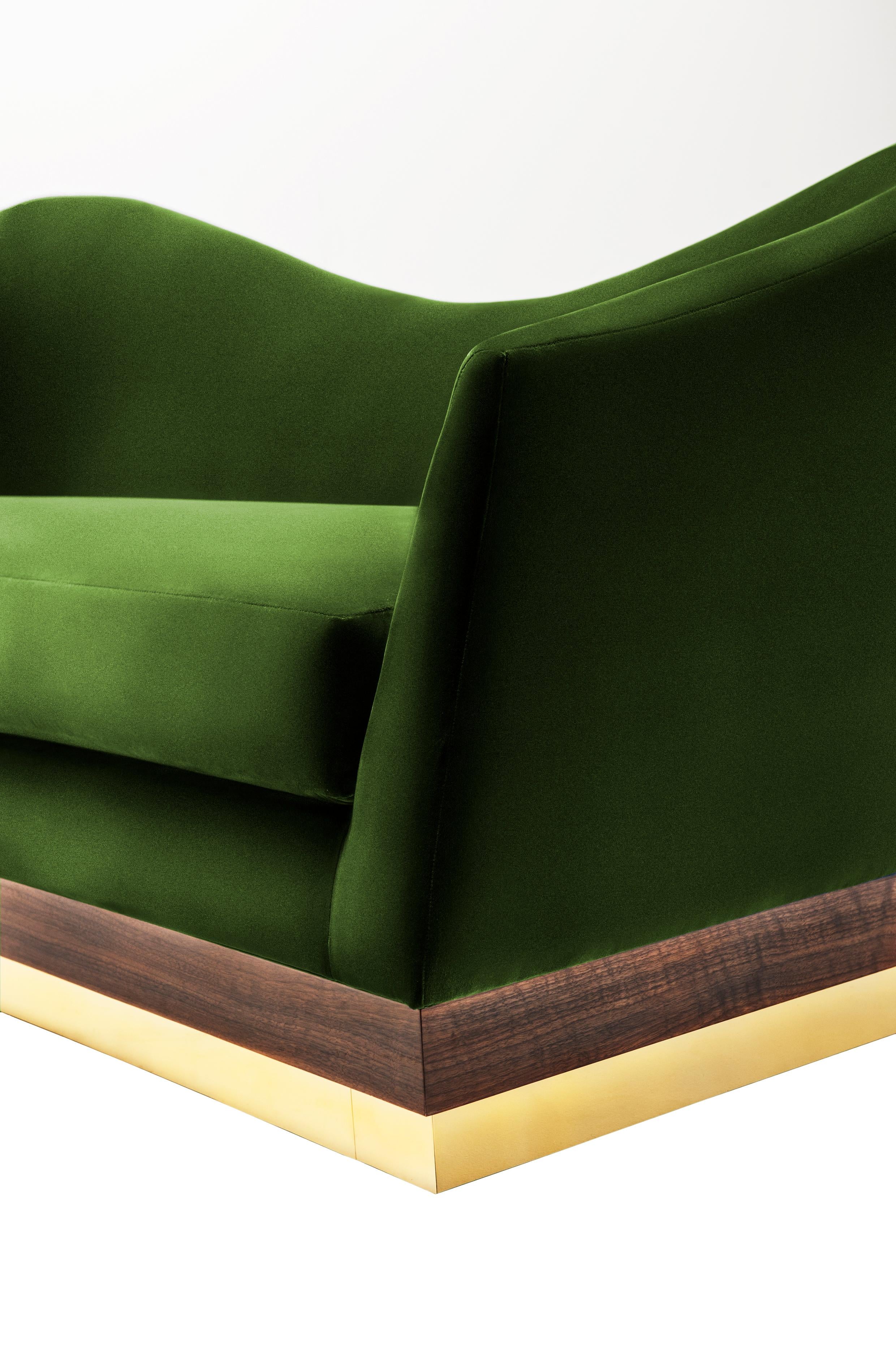 https://a.1stdibscdn.com/hughes-240-sofa-by-munna-for-sale-picture-5/f_12192/f_436194421739471570475/MUNNA_Hughes_Sofa_7__master.jpg