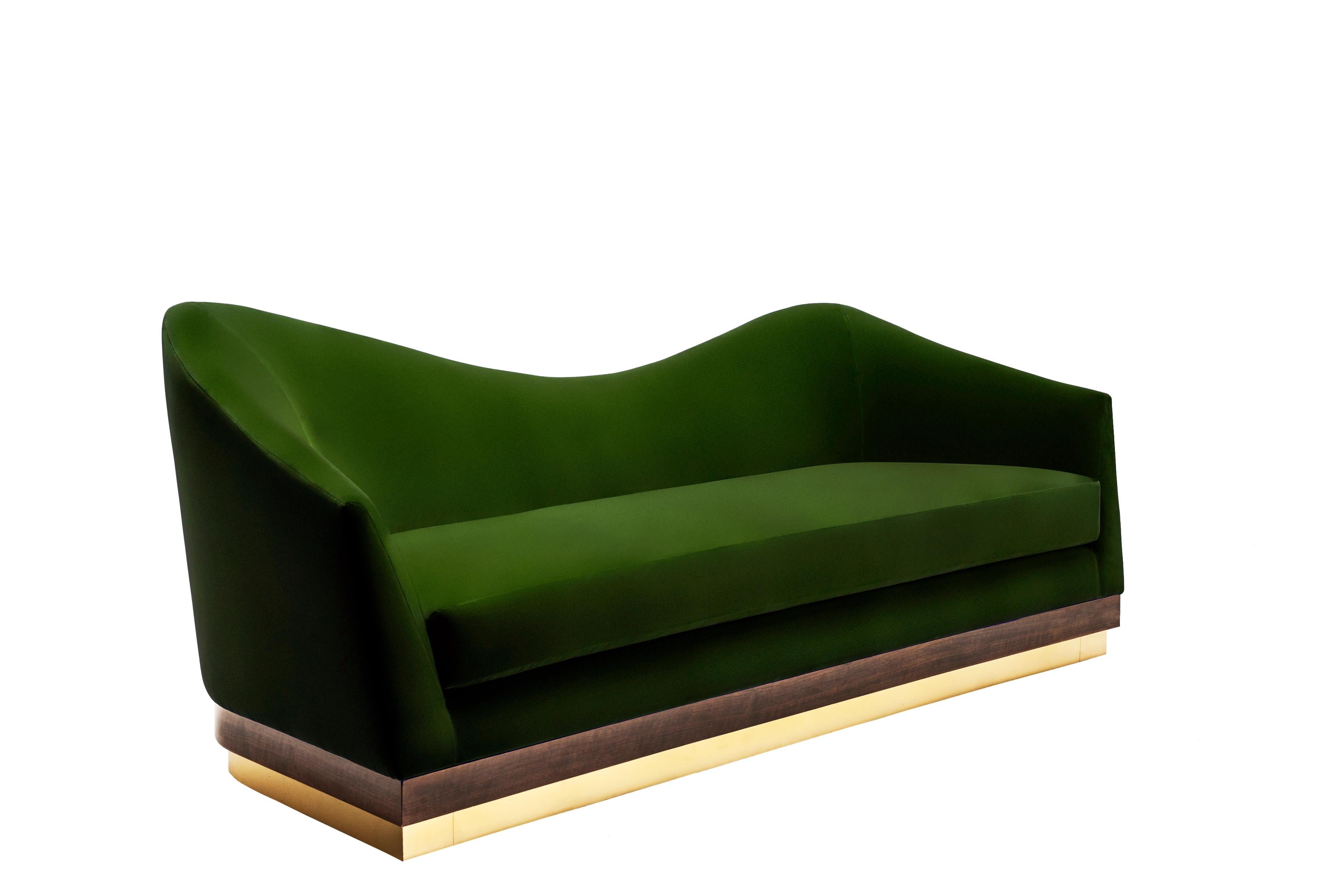https://a.1stdibscdn.com/hughes-240-sofa-by-munna-for-sale-picture-6/f_12192/f_436194421739471569093/MUNNA_Hughes_Sofa_8__master.jpg