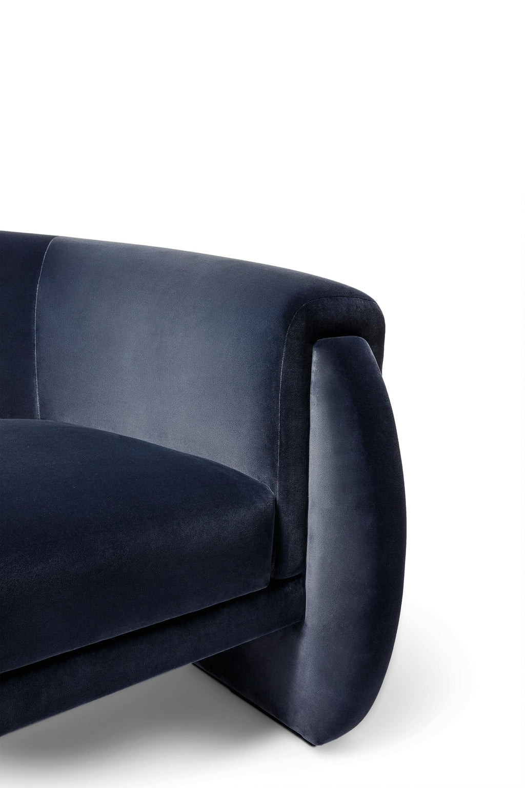 https://a.1stdibscdn.com/luke-240-sofa-by-munna-for-sale-picture-4/f_12192/f_436190821739470055100/MUNNA_Luke_Sofa_5__master.jpg