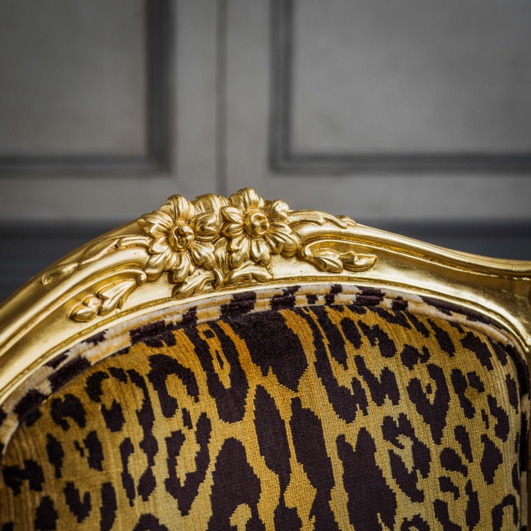 https://a.1stdibscdn.com/louis-xv-style-giltwood-duchesse-brissee-chaise-longue-pair-of-chairs-for-sale-picture-6/f_23353/1616689216585/MY_LML_0119_RE_300_master.jpg?width=768