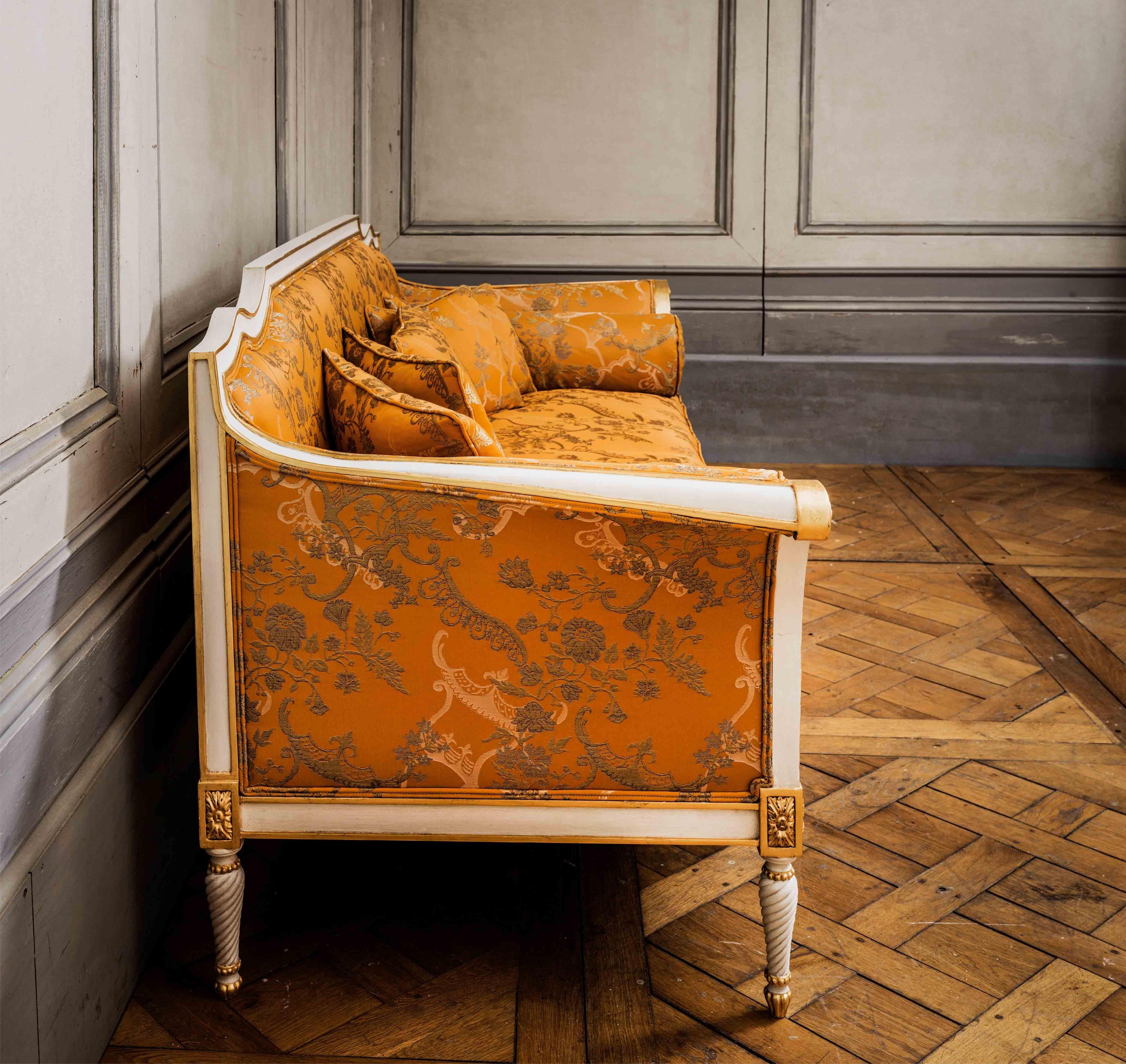 https://a.1stdibscdn.com/french-louis-xvi-period-style-sofa-with-scroll-arms-made-by-la-maison-london-for-sale-picture-7/f_23353/1623844287853/MY_LML_0350_300_master.jpg