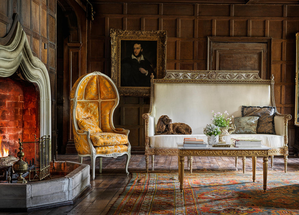 https://a.1stdibscdn.com/a-louis-xv-style-porters-chair-by-la-maison-london-for-sale-picture-3/f_23353/f_404869321726157979527/MY_LML_Gigi_1146_RE_master.jpg