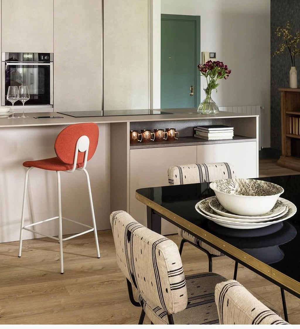 https://a.1stdibscdn.com/rectangular-table-high-gloss-top-brass-framed-black-conic-legs-brass-end-xlarge-for-sale-picture-15/f_40561/f_338247221681550507558/M_Agote_studio_big_master.jpg