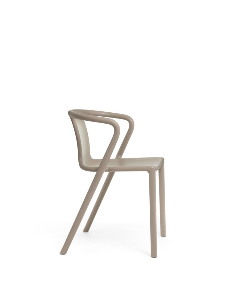 https://a.1stdibscdn.com/set-of-4-air-armchair-in-beige-by-jasper-morrison-for-magis-for-sale-picture-4/f_16392/f_361876021694868593794/Magis_air_armchair_product_lateral_SD73_beige_02_3_hr_master.jpg?width=768