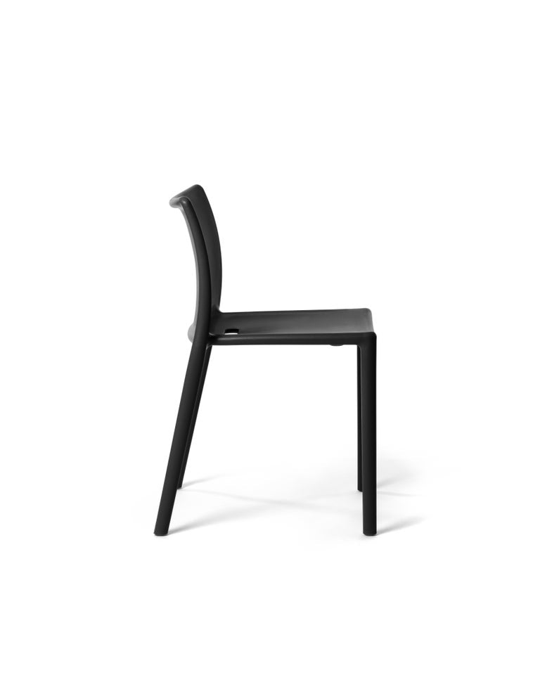 https://a.1stdibscdn.com/set-of-4-air-chair-in-black-by-jasper-morrison-for-magis-for-sale-picture-6/f_16392/f_361871721694866579312/Magis_air_chair_product_side_SD74_anthracite_01_hr_master.jpg?width=768