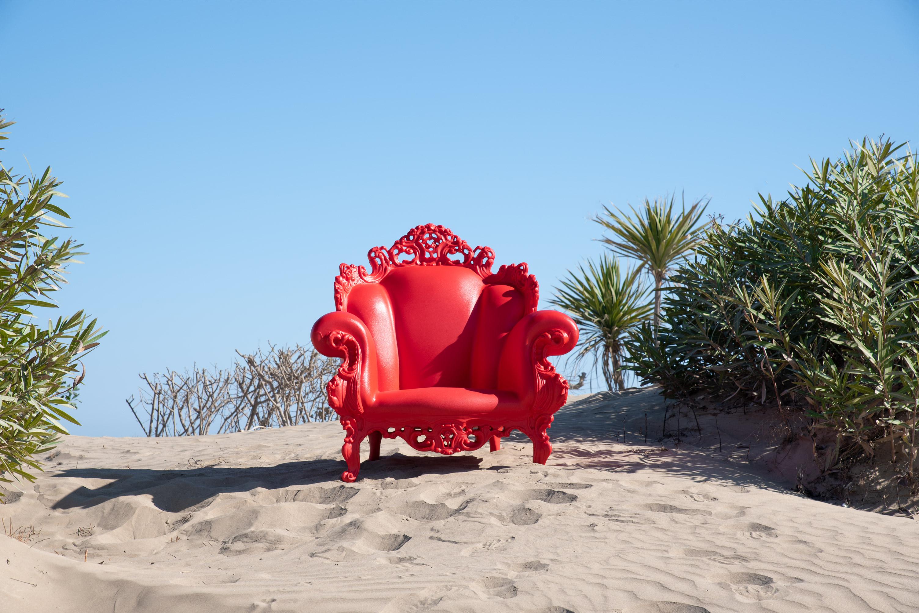 https://a.1stdibscdn.com/magis-proust-armchair-in-polyethylene-by-alessandro-mendini-multicolor-for-sale-picture-9/f_105752/f_474307921762545366267/Magis_proust_armchair_ambient_SD590_red_16_tif_hr_master.jpg