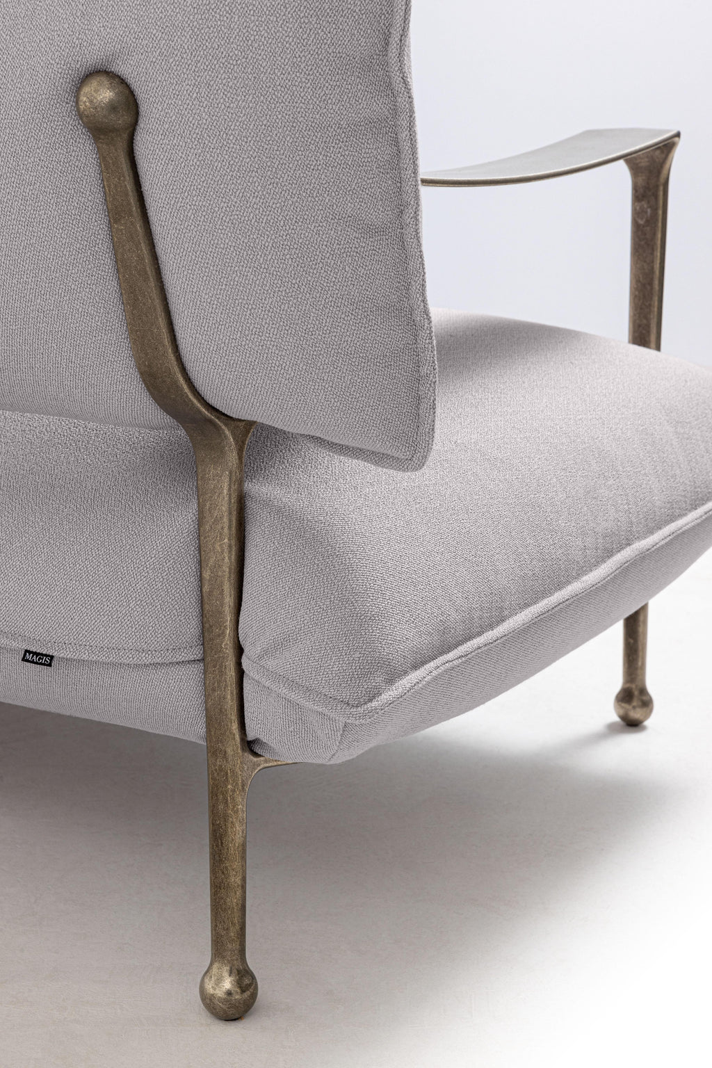 https://a.1stdibscdn.com/riace-4-seater-sofa-by-ronan-erwan-boroullec-for-magis-for-sale-picture-5/f_16392/f_365073321696716109310/Magis_riace_sofa_product_detail_kvadrat_vidar_123_01_hr_master.jpg