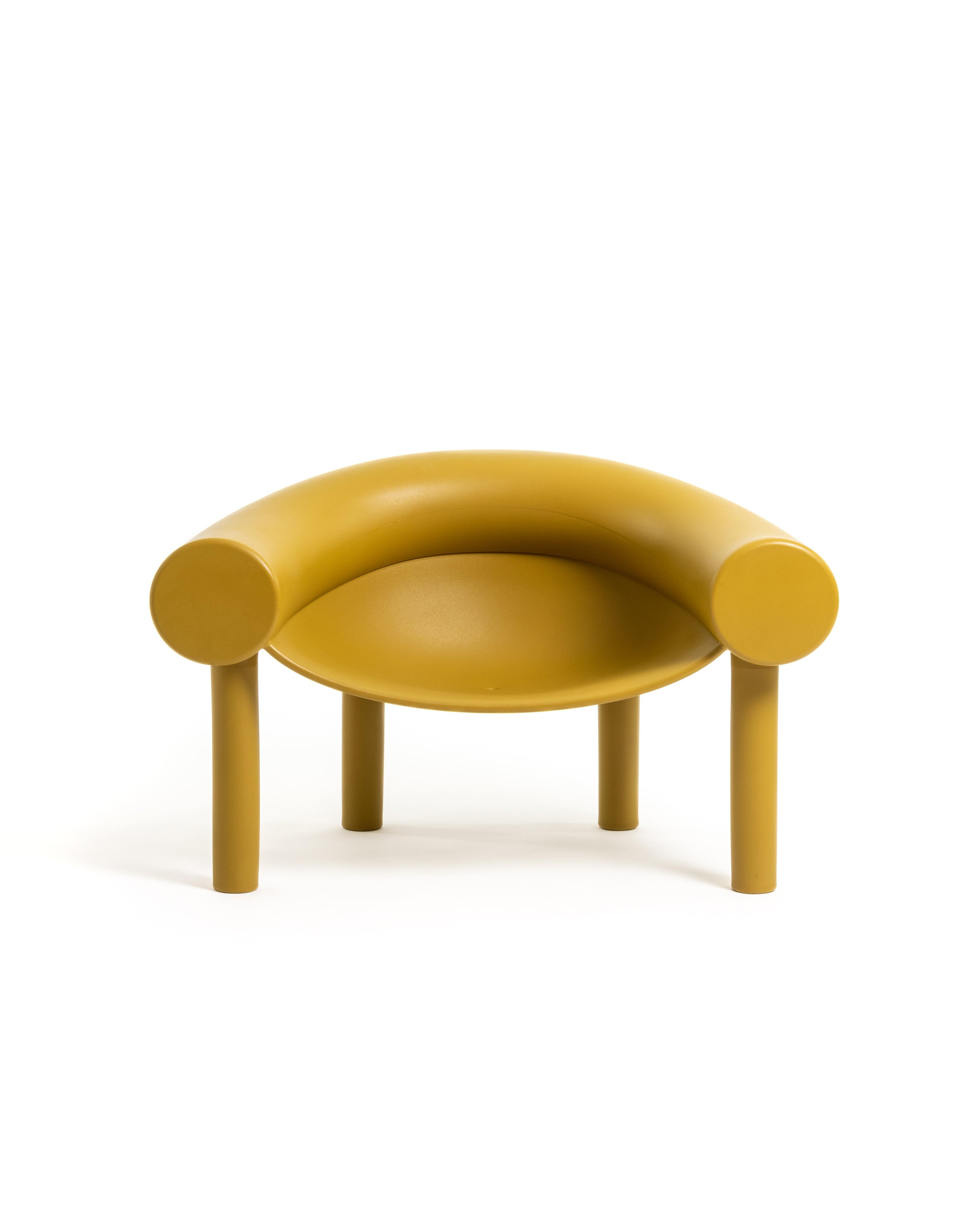 https://a.1stdibscdn.com/sam-son-armchair-in-curry-by-konstantin-grcic-for-magis-for-sale-picture-3/f_16392/f_361518021694656290054/Magis_samson_lowchair_product_front_SD1890_curry_01_master.jpg