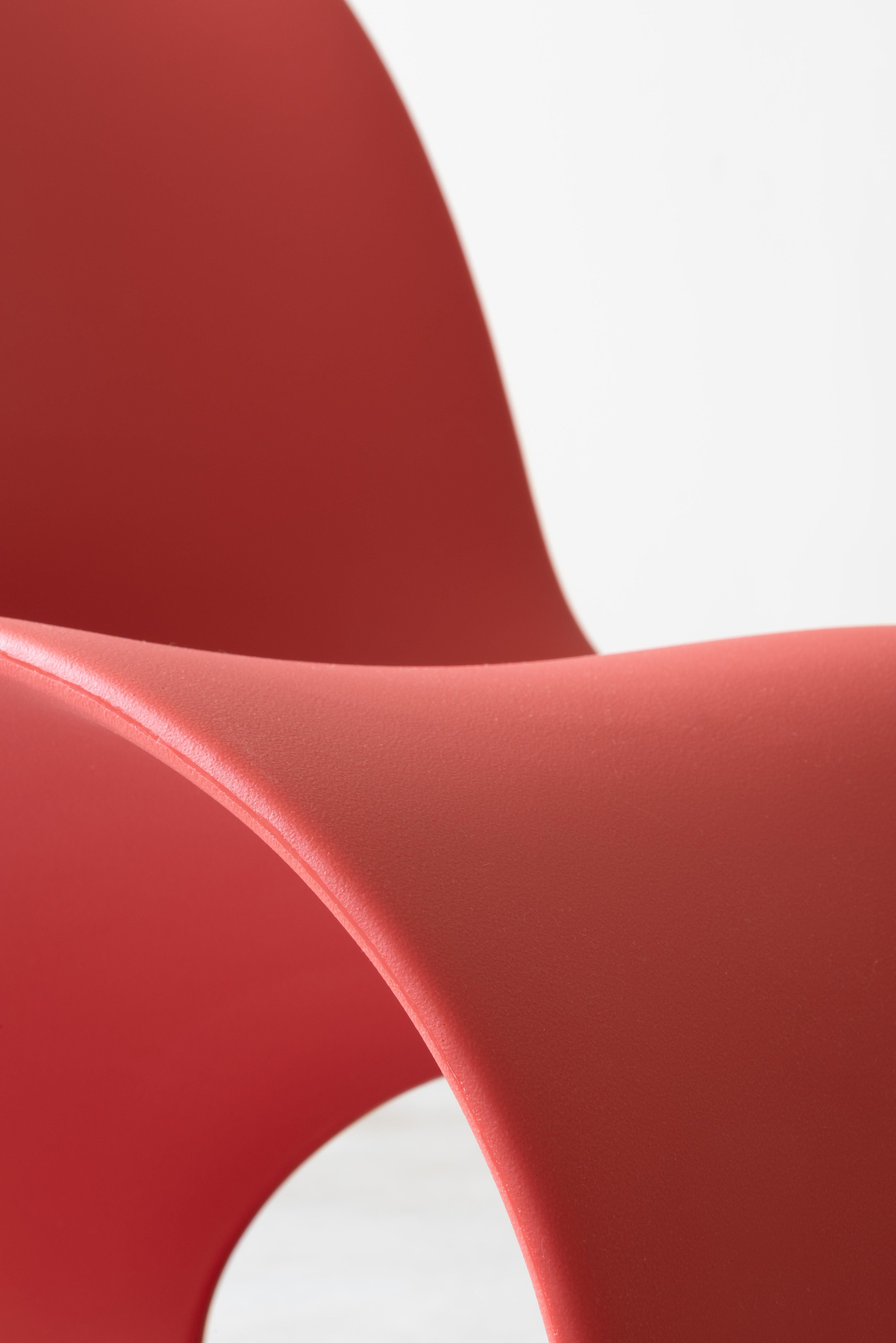 https://a.1stdibscdn.com/voido-rocking-chair-in-red-by-ron-arad-for-magis-for-sale-picture-7/f_16392/f_364015521696085360648/Magis_voido_rocking_chair_ambient_detail_SD12_orange_03_hr_master.jpg