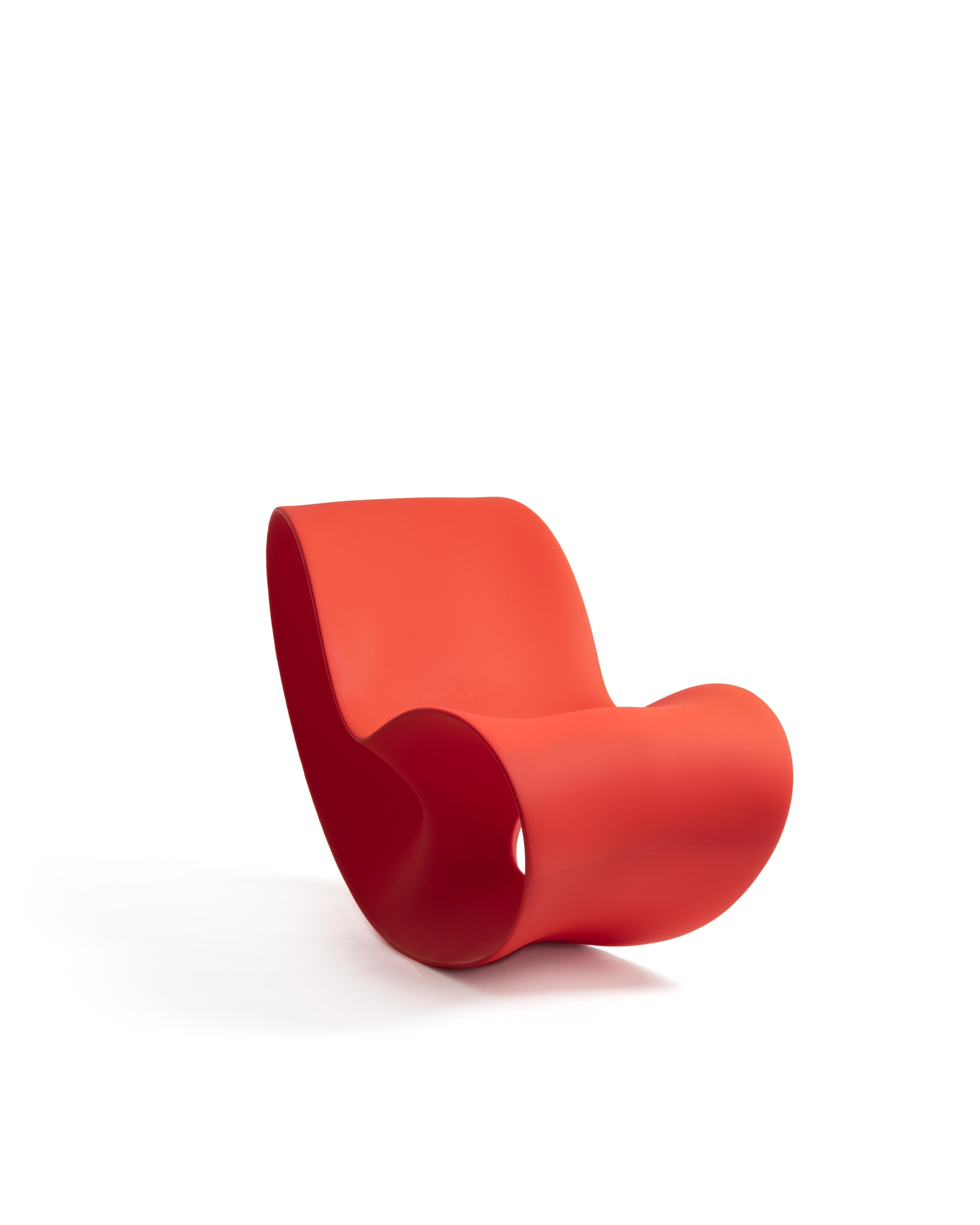 https://a.1stdibscdn.com/magis-voido-rocking-armchair-by-ron-arad-for-sale-picture-4/f_105752/f_474317521762547340402/Magis_voido_rocking_chair_product_lateral_SD12_red_01_hr_master.jpg