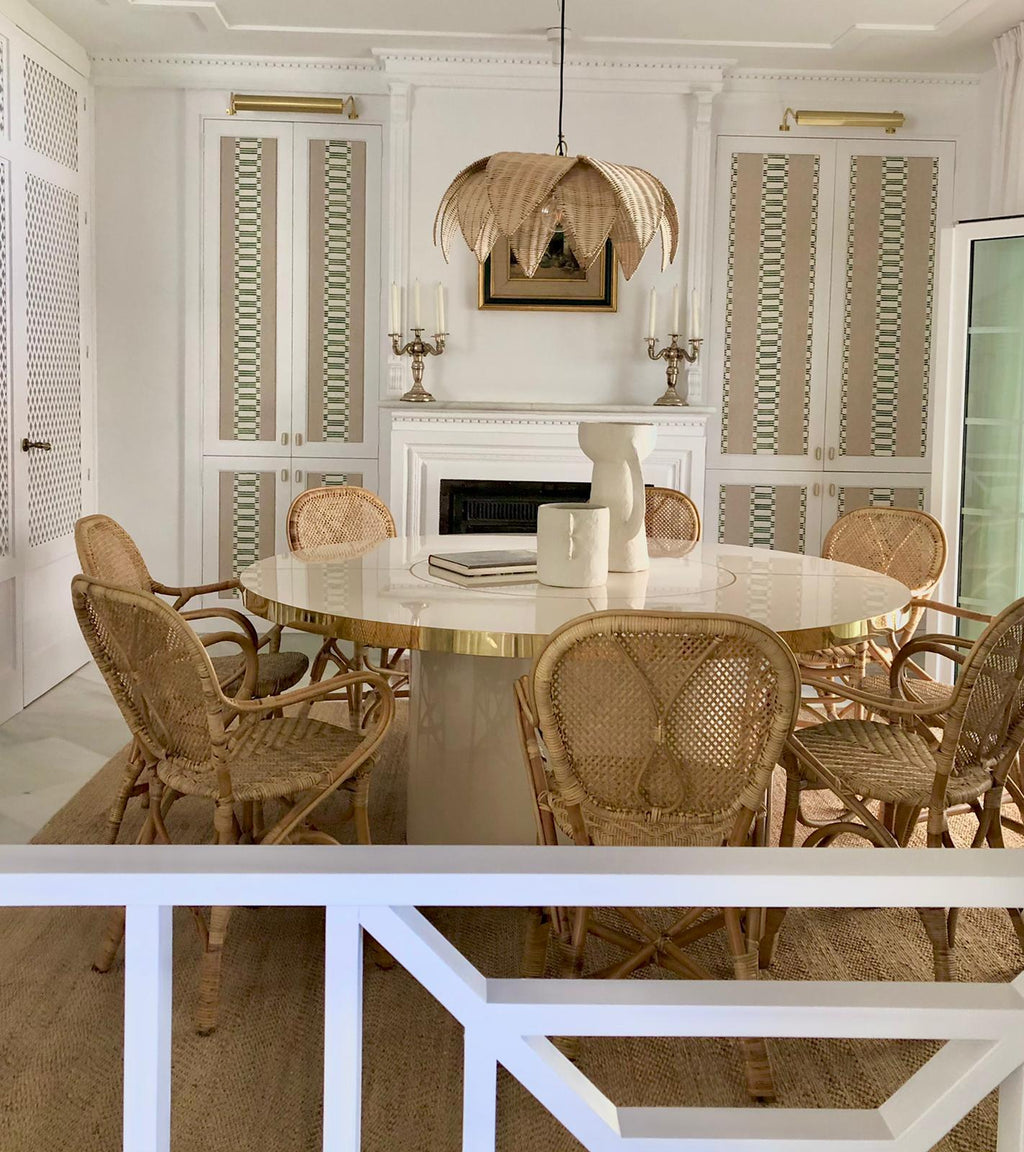https://a.1stdibscdn.com/burgundy-round-table-in-high-gloss-laminate-brass-marquetry-xl-for-sale-picture-7/f_40561/f_393905021713857000430/Malibu_Belen_Ferrandiz_Studio_2__master.JPG