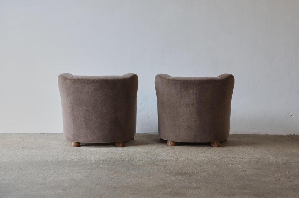 https://a.1stdibscdn.com/pair-of-armchairs-upholstered-in-pure-alpaca-for-sale-picture-11/f_22593/f_389101621710858321759/Malo_Armchairs_Pair_Brown_Taupe_Alpaca_3_24_8_master.jpg