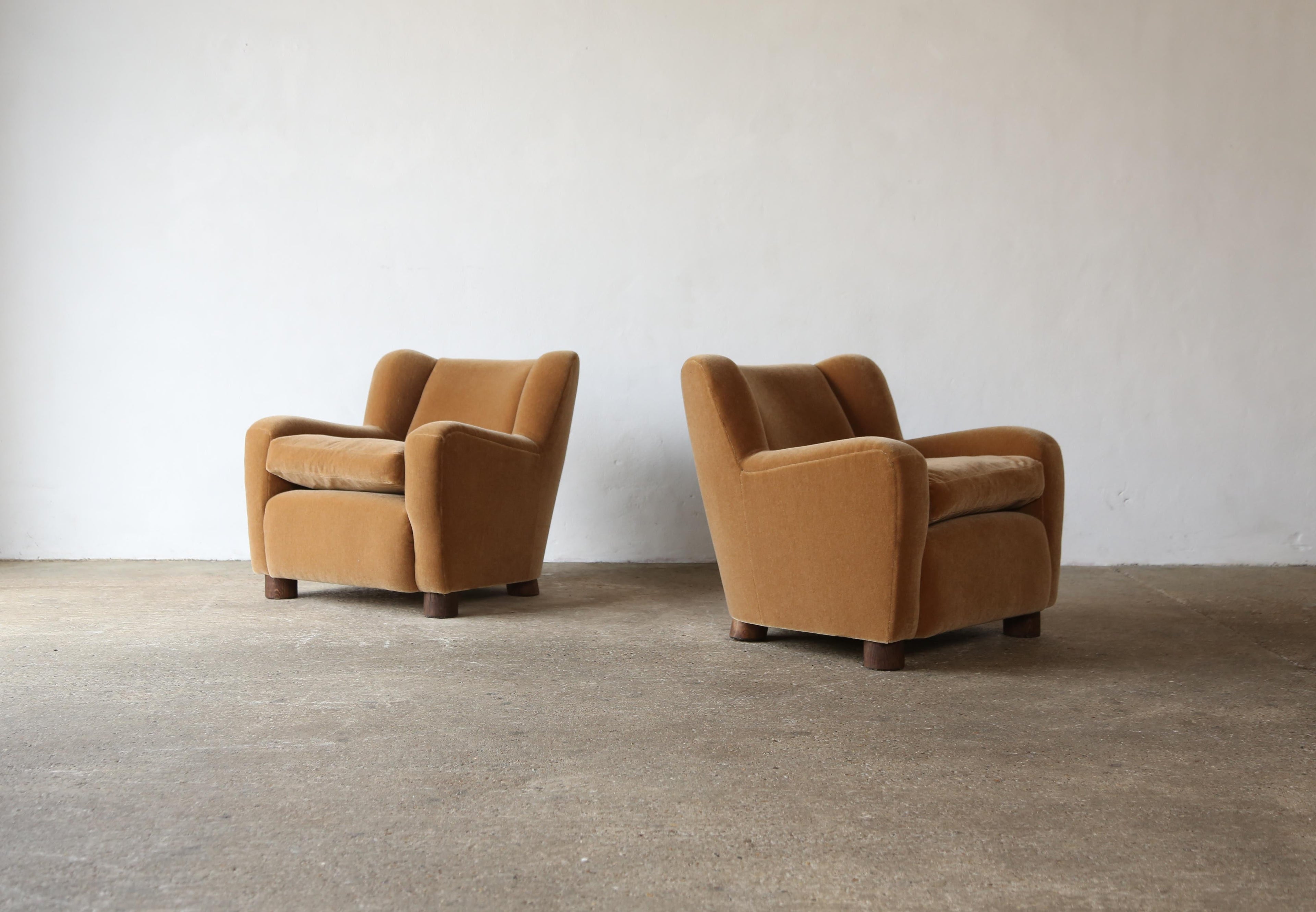 https://a.1stdibscdn.com/pair-of-modern-armchairs-in-upholstered-in-pure-mohair-for-sale-picture-2/f_22593/f_387321821709754302847/Malo_Armchairs_Rust_Mohair_3_24_12_master.jpg