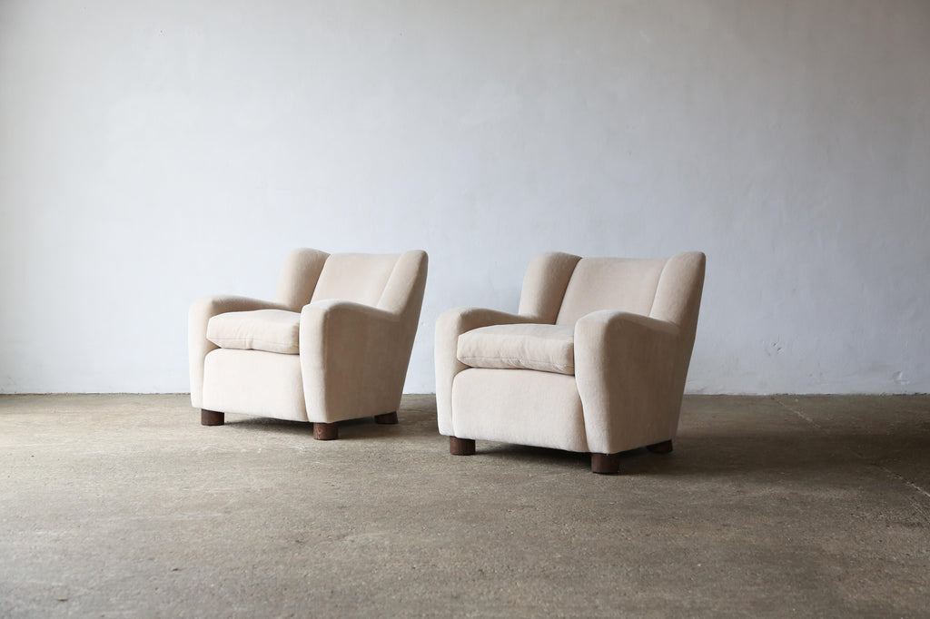 https://a.1stdibscdn.com/pair-of-armchairs-upholstered-in-pure-ivory-alpaca-for-sale-picture-2/f_22593/f_392533021712969451330/Malo_Pair_Armchairs_Stone_Alpaca_3_24_2_master.jpg