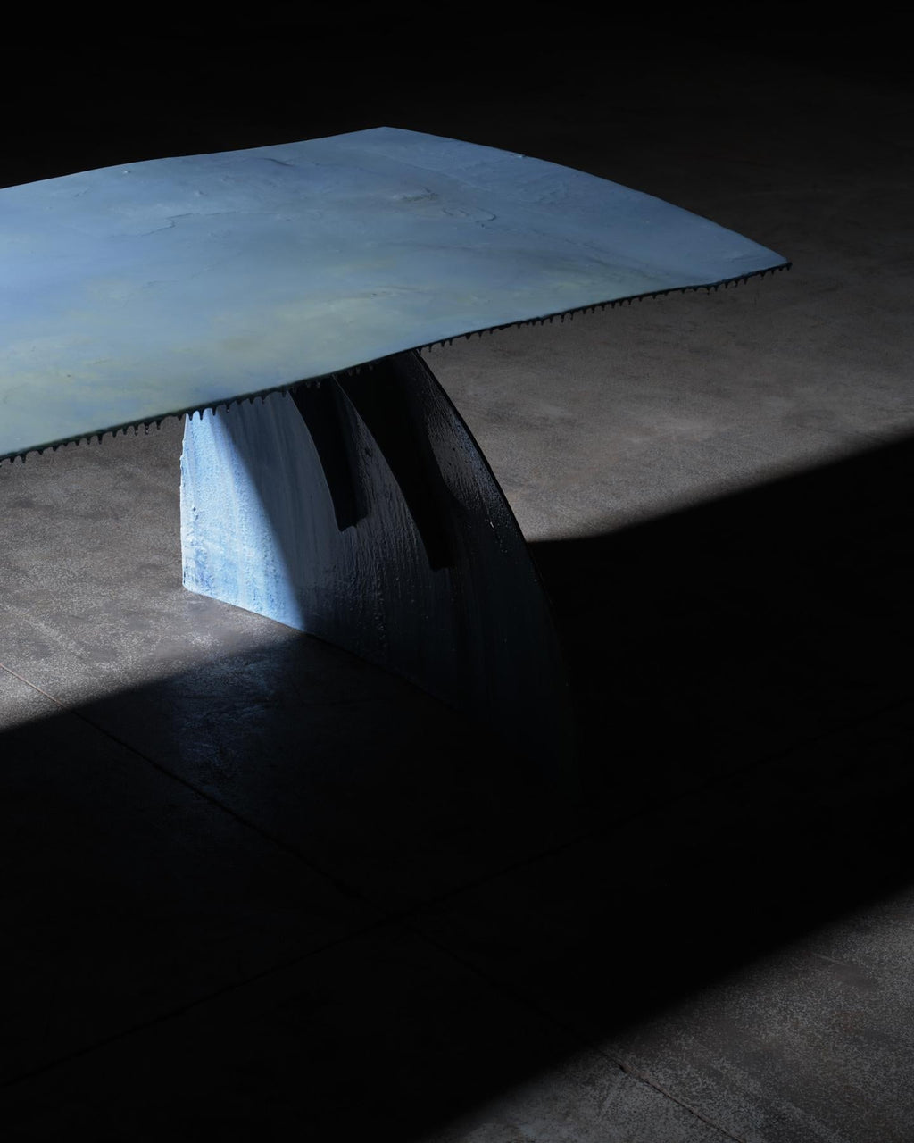 https://a.1stdibscdn.com/contemporary-one-of-a-kind-porcelain-dawn-dining-table-for-sale-picture-6/f_70152/f_457178121751541364650/MandA_STRATA_Shot6_039_master.jpg
