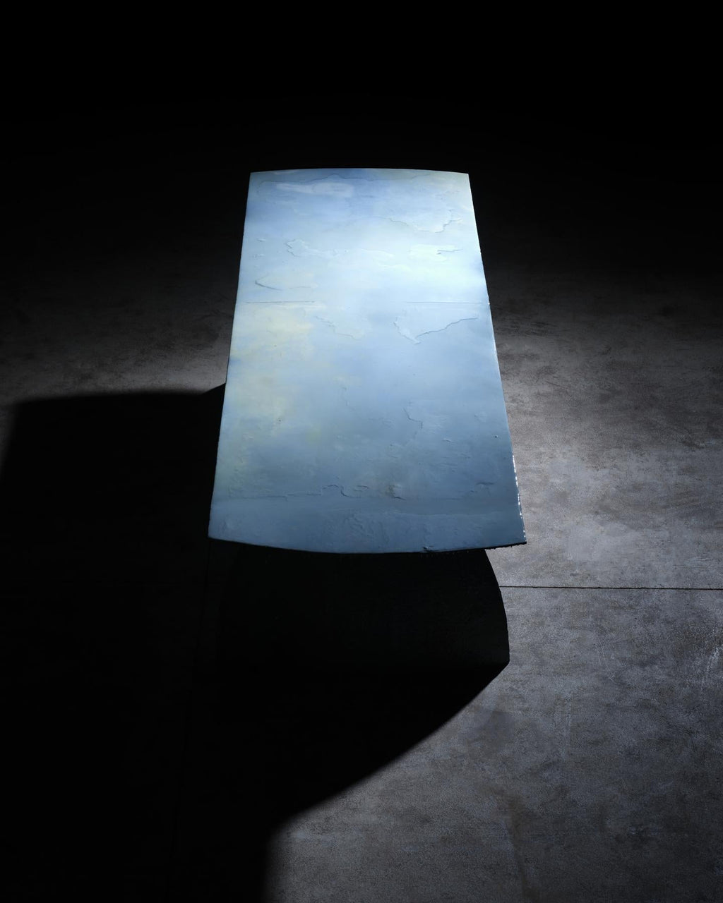 https://a.1stdibscdn.com/contemporary-one-of-a-kind-porcelain-dawn-dining-table-for-sale-picture-8/f_70152/f_457178121751541371781/MandA_STRATA_Shot6_059_1_master.jpg