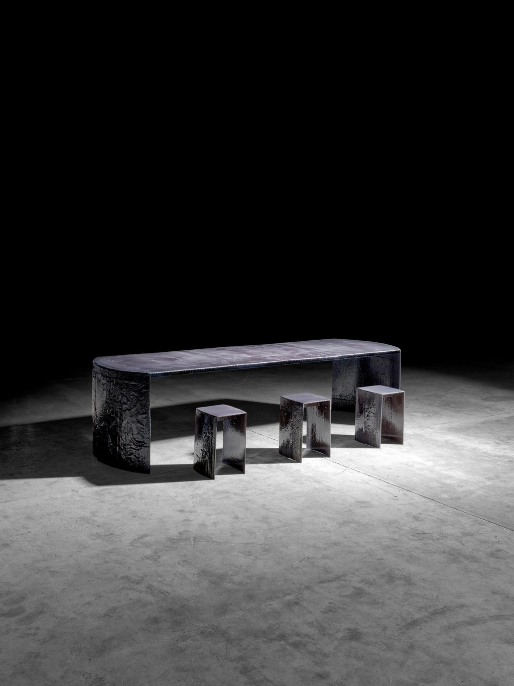 https://a.1stdibscdn.com/contemporary-one-of-a-kind-arsenic-fog-dining-table-for-sale-picture-9/f_70152/f_457179021751542096995/MandA_TerraAtlas_2025_1247_Hersteld_JPEG_master.jpg