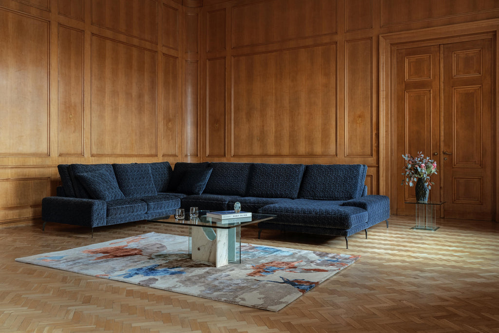 https://a.1stdibscdn.com/bizzarto-manhattan-modular-sofa-with-feather-fillings-for-sale-picture-5/f_104642/f_454106321749646317059/Manhattan_ink_roses_4__master.jpg