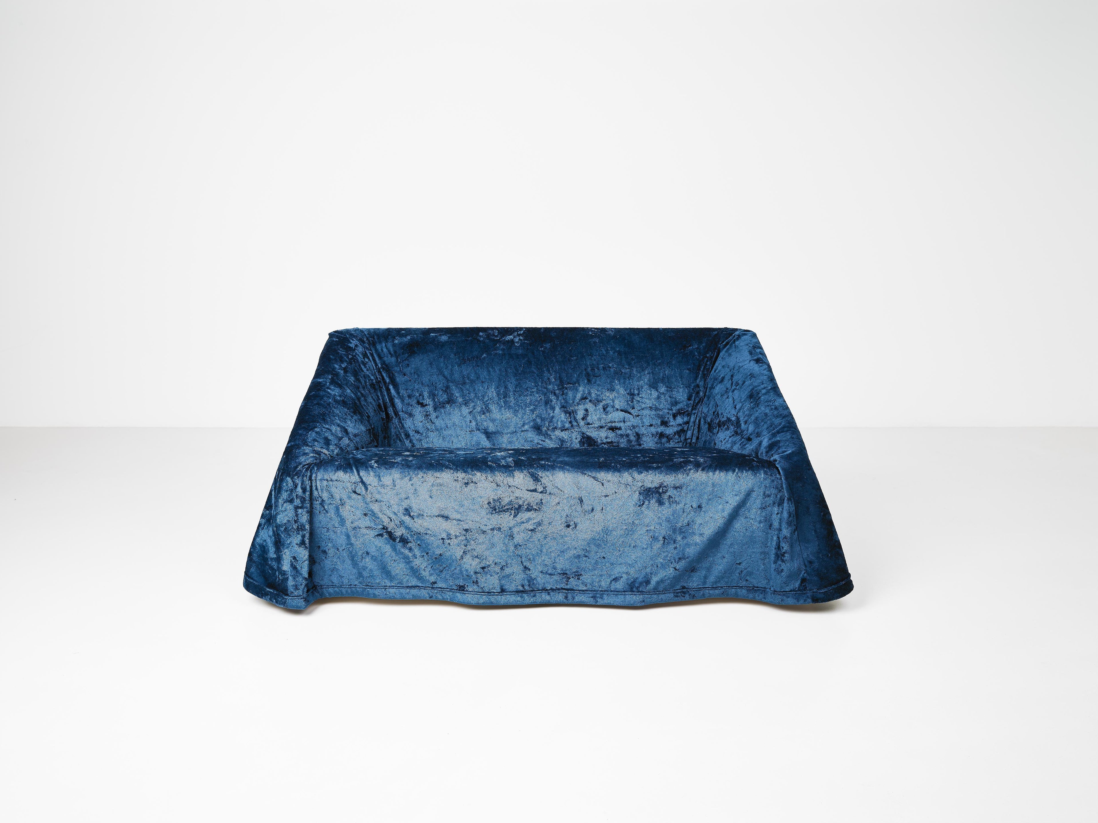 https://a.1stdibscdn.com/mantilla-sofa-160-by-kazuhide-takahama-paradisoterrestre-edition-for-sale-picture-2/f_84302/f_349104821687526745994/Mantilla_sofa_160_Kazuhide_Takahama_Paradisoterrestre_01_master.jpg