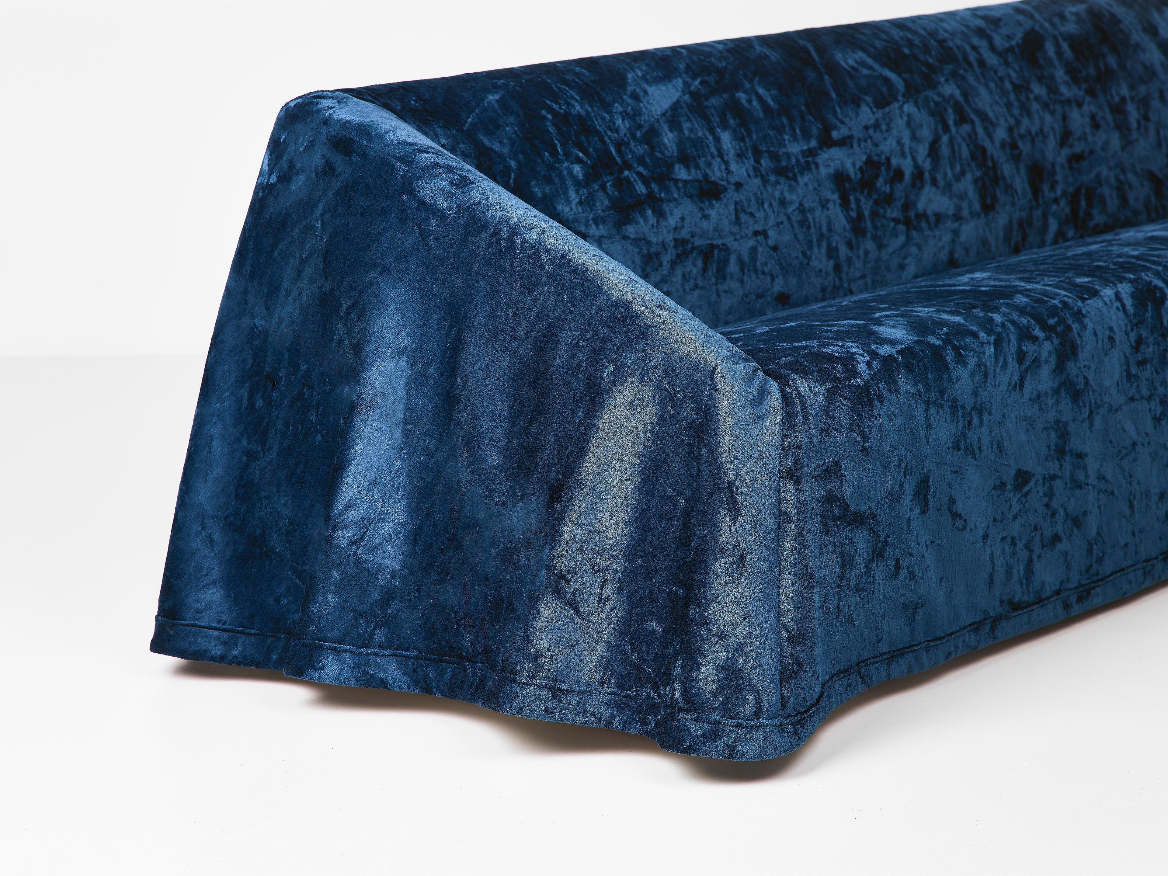 https://a.1stdibscdn.com/mantilla-sofa-225-by-kazuhide-takahama-paradisoterrestre-edition-for-sale-picture-3/f_84302/f_349106621687529197598/Mantilla_sofa_290_Kazuhide_Takahama_Paradisoterrestre_02_master.jpg