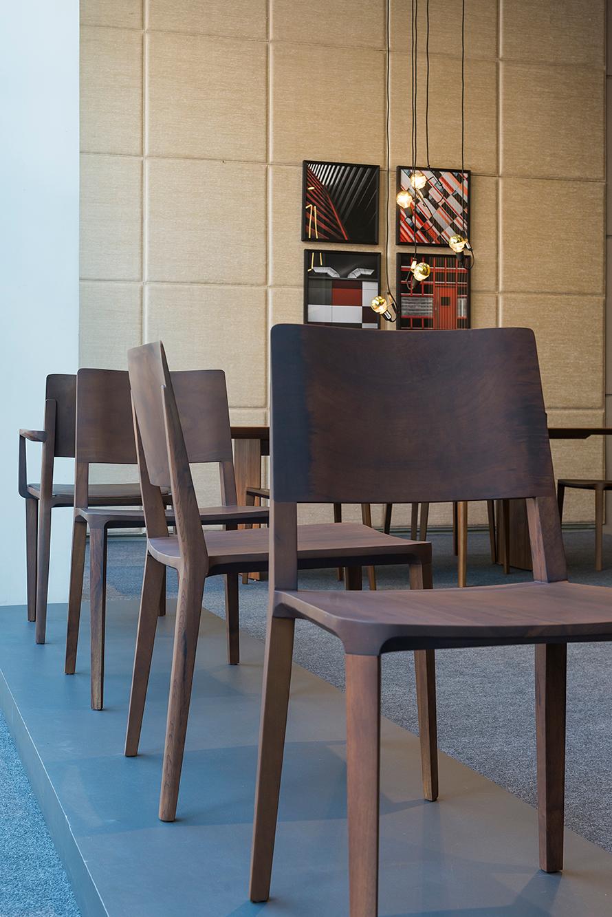 https://a.1stdibscdn.com/minimalist-chair-in-hardwood-without-arms-for-sale-picture-17/f_35593/f_132037611546635275613/ManuOristanio_DSC_6589_master.jpg