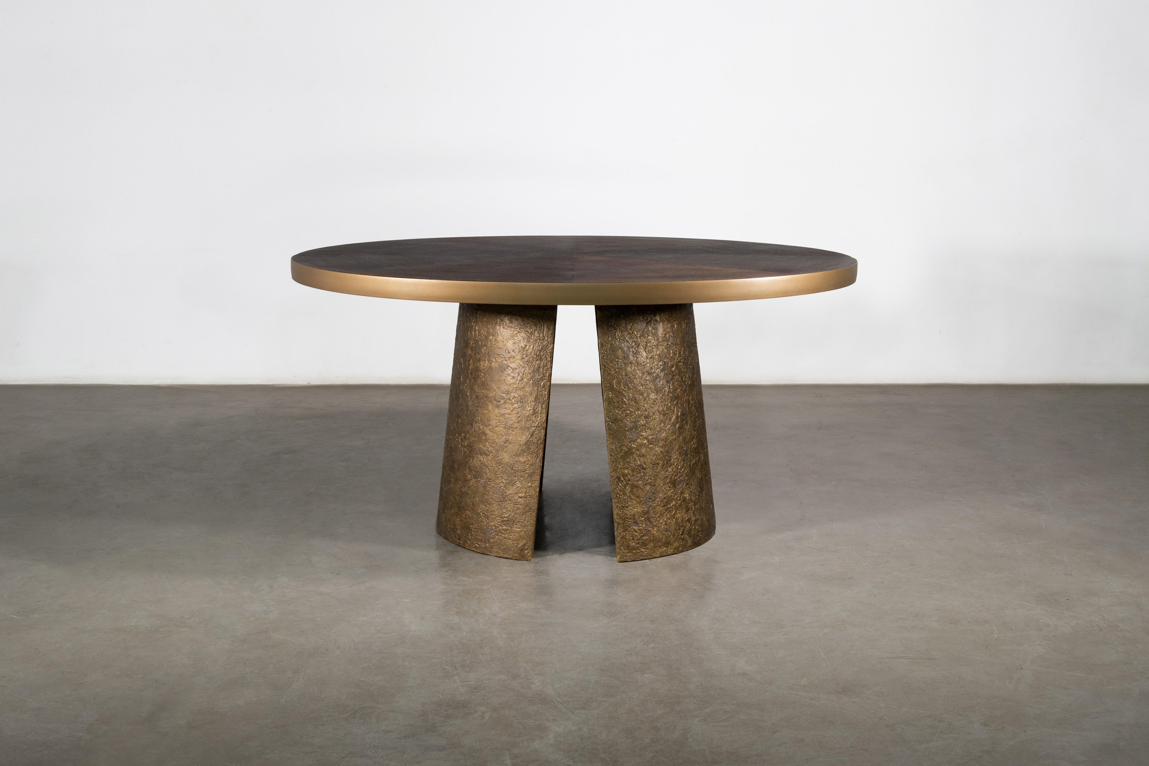 https://a.1stdibscdn.com/patinated-bronze-table-and-south-american-oak-top-by-costantini-marcus-for-sale-picture-3/f_25173/f_482874021768236637094/Marcus_Patinated_Bronze_Table_and_South_American_Oak_Top_by_Costantini_01_master.jpg