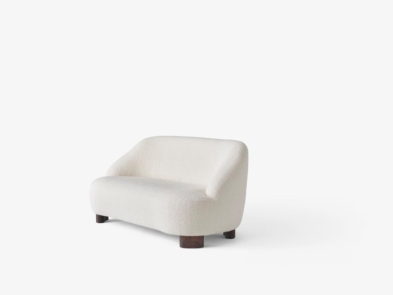 https://a.1stdibscdn.com/set-of-margas-lc3-sofa-margas-lc1-lounge-chair-in-karakorum-001-oiled-walnut-for-sale-picture-4/f_51432/f_495415621775464901518/Margas_LC3_In_Designers_choice_Karakorum_001_Oiled_Walnut_side_master.jpg?width=768
