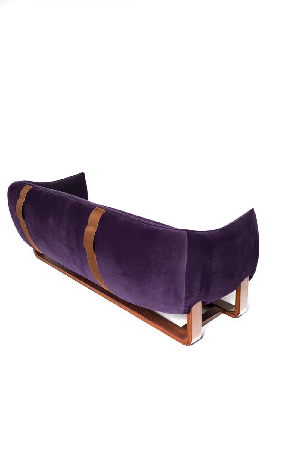 https://a.1stdibscdn.com/milo-sofa-violet-chesterfield-velvet-for-sale-picture-3/f_29653/f_286094321652251779686/Marie_Burgos_Design_Milo_Sofa_MBcollection_Violet_Chesterfield_Velvet_master.jpg