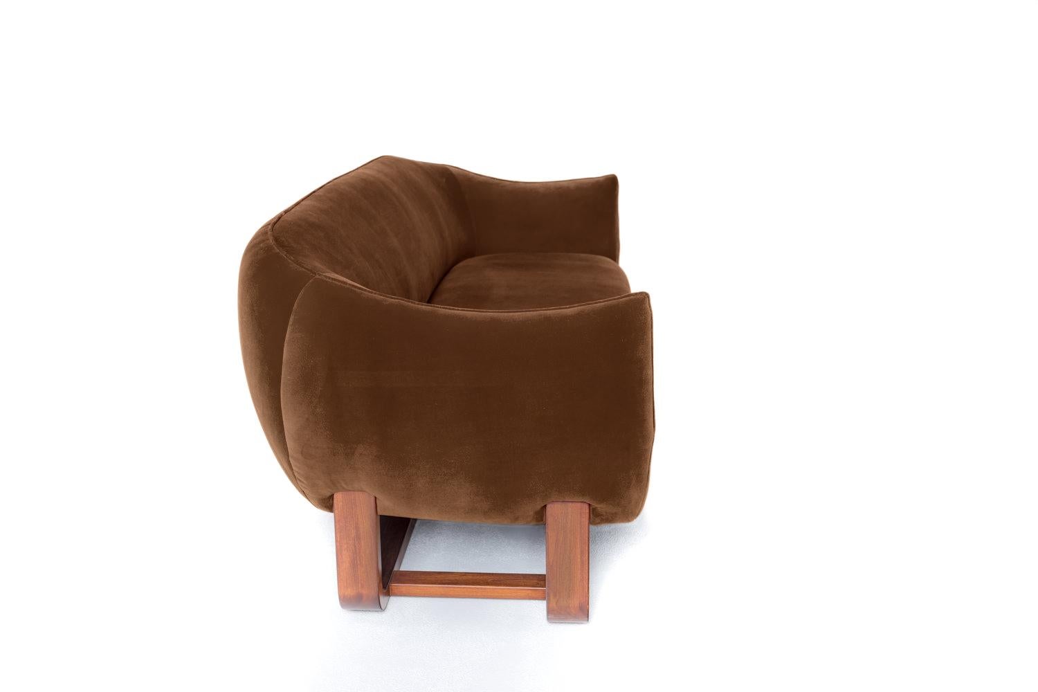 https://a.1stdibscdn.com/milo-sofa-terra-cotta-umber-velvet-for-sale-picture-3/f_29653/f_286098221652254536425/Marie_Burgos_Design_Milo_Sofa_side_MBcollection_Terra_Cotta_Umber_Velvet_master.jpg