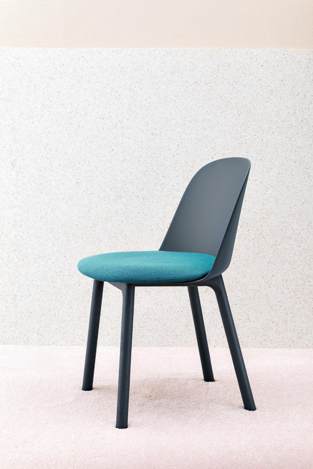 https://a.1stdibscdn.com/mariolina-chair-in-matching-iron-legs-and-polypropylene-seat-by-e-ggs-for-sale-picture-13/22569652/f_178224721620716552895/Mariolina_9_master.jpg