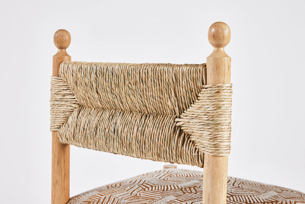 https://a.1stdibscdn.com/rustic-modern-dining-side-chair-with-turned-finials-upholstered-seat-rush-back-for-sale-picture-5/f_50711/f_373987421701713342929/Martin_and_Brockett_June_2nd_2023_066_master.jpg