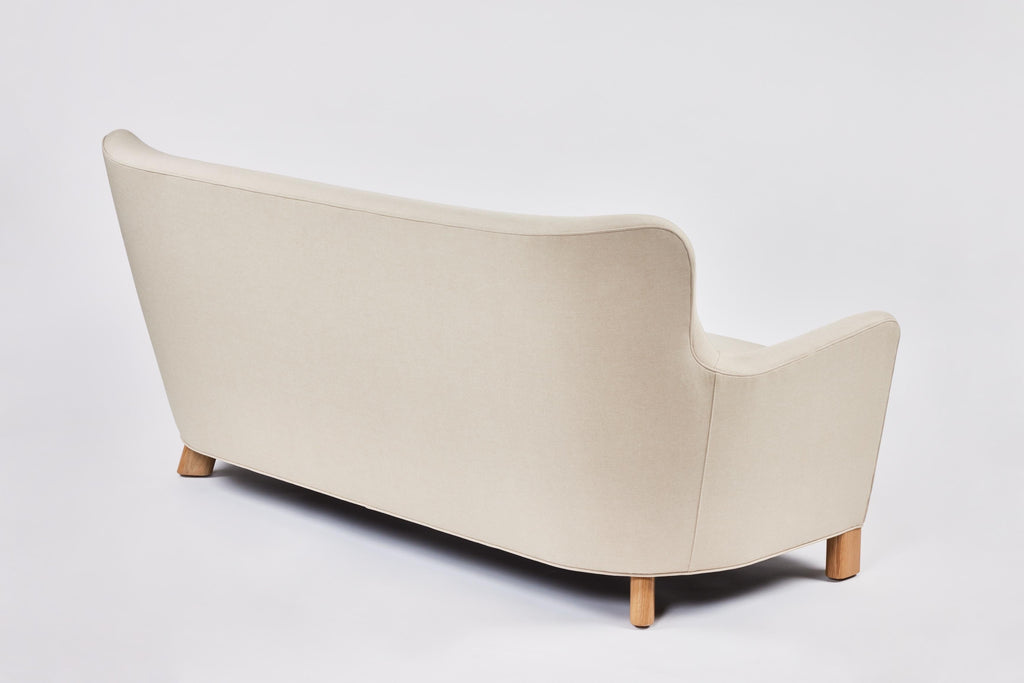 https://a.1stdibscdn.com/ann-sofa-modern-curved-tight-back-and-seat-by-martin-and-brockett-for-sale-picture-11/f_50711/f_411556921724281519075/Martin_and_Brockett_June_2nd_2023_141_master.jpg
