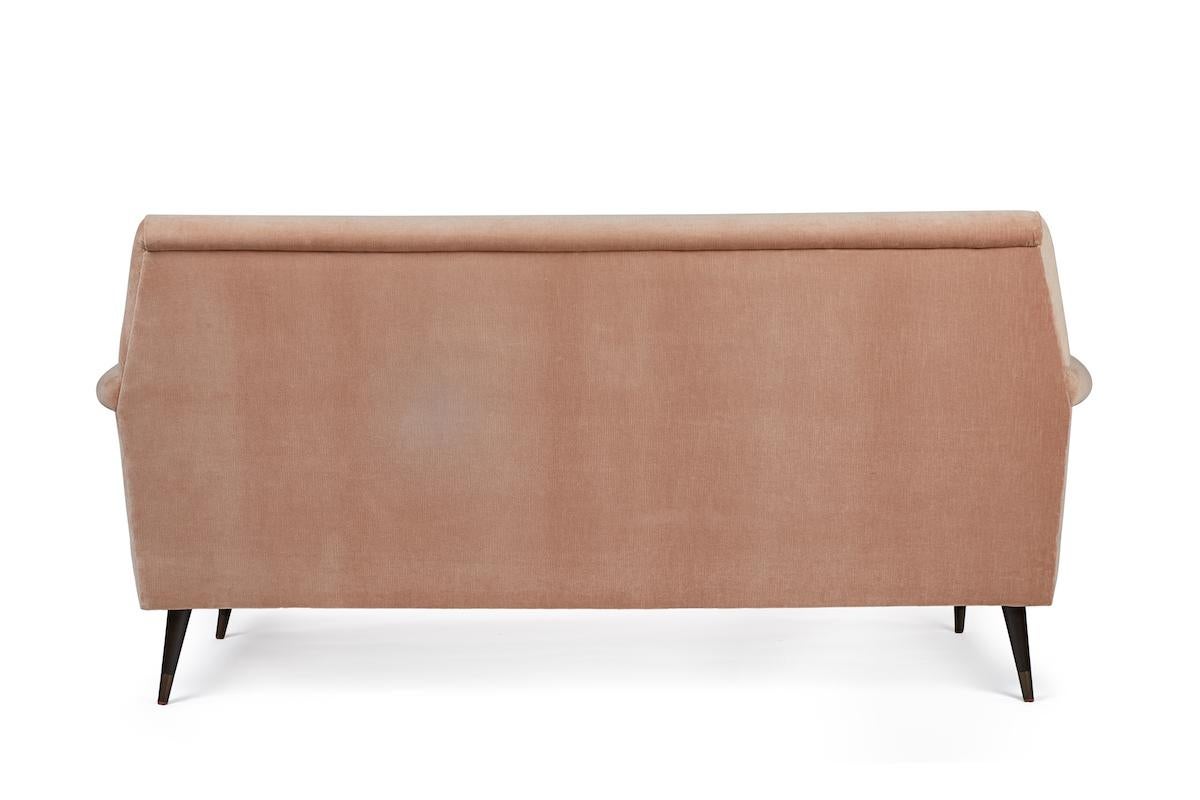 https://a.1stdibscdn.com/mid-century-modern-italian-style-loveseat-by-martin-and-brockett-for-sale-picture-4/f_50711/f_165698221571704649883/Martin_and_Brockett_Product_Sept_18th_2019_50_master.jpg