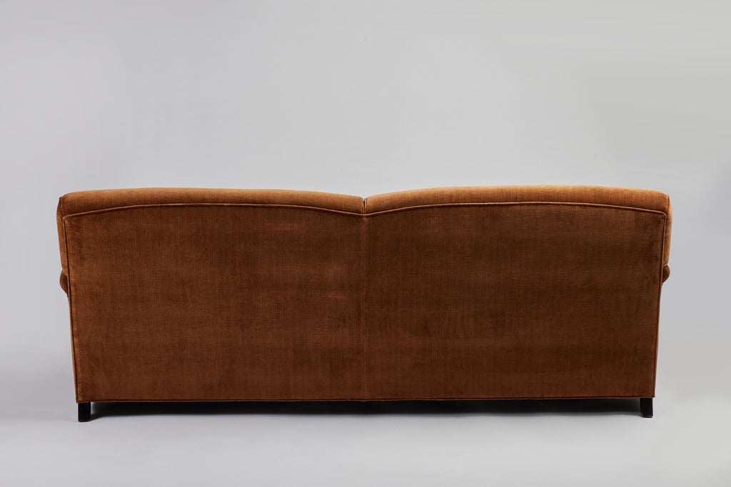 https://a.1stdibscdn.com/roll-arm-carl-sofa-with-tight-back-loose-seat-cushions-and-hand-carved-feet-for-sale-picture-3/f_50711/f_401749221718324420664/Martin_and_Brockett_Sept_17th_2021_004_master.jpg