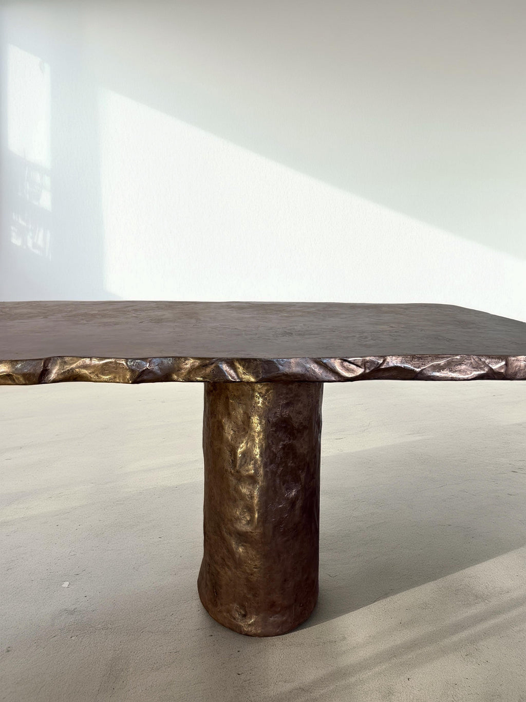 https://a.1stdibscdn.com/massa-sculptural-dining-table-by-aeny-studio-for-sale-picture-4/f_12192/f_491666021773164900374/Massa_dining_02_master.JPG