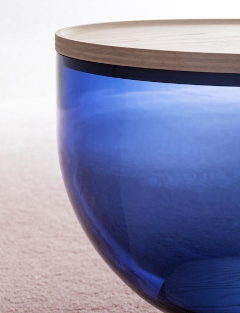https://a.1stdibscdn.com/mastea-low-coffee-table-in-murano-glass-walnut-base-by-matteo-zorzenoni-for-sale-picture-4/12330573/f_178221521580813261515/Mastea_coffee_table_lifestyle_3_master.jpg