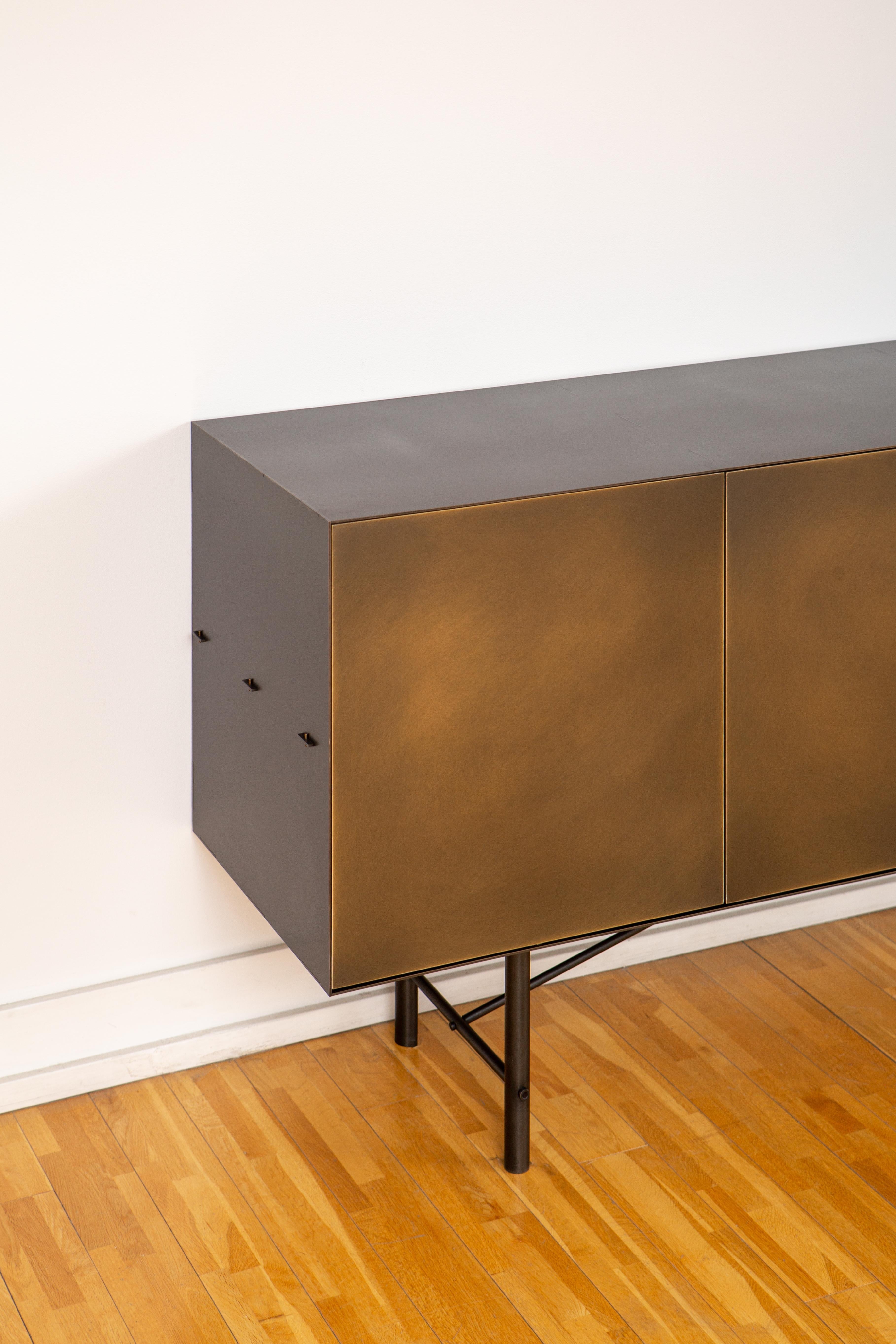 https://a.1stdibscdn.com/connect-credenza-cabinet-or-sideboard-customizable-in-steel-and-aged-brass-for-sale-picture-3/f_30783/f_192863521590788266191/May25_Plano_542_Edit_master.jpg