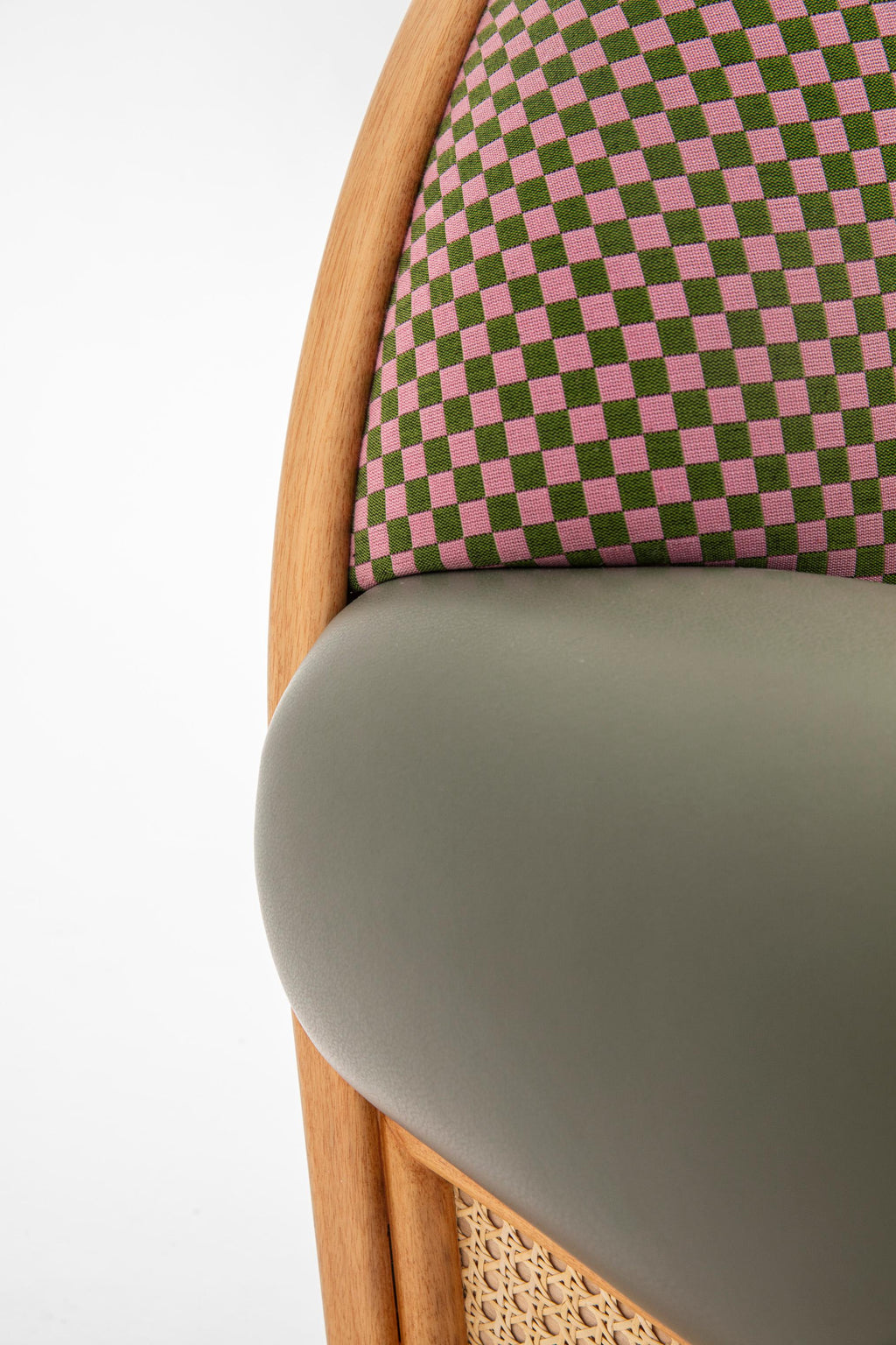 https://a.1stdibscdn.com/n-gene-armchair-with-green-checker-fabric-and-purple-leather-for-sale-picture-11/f_36601/f_216812521607120036271/MerveKahraman_NgeneArmchair_Checked_10_master.jpg