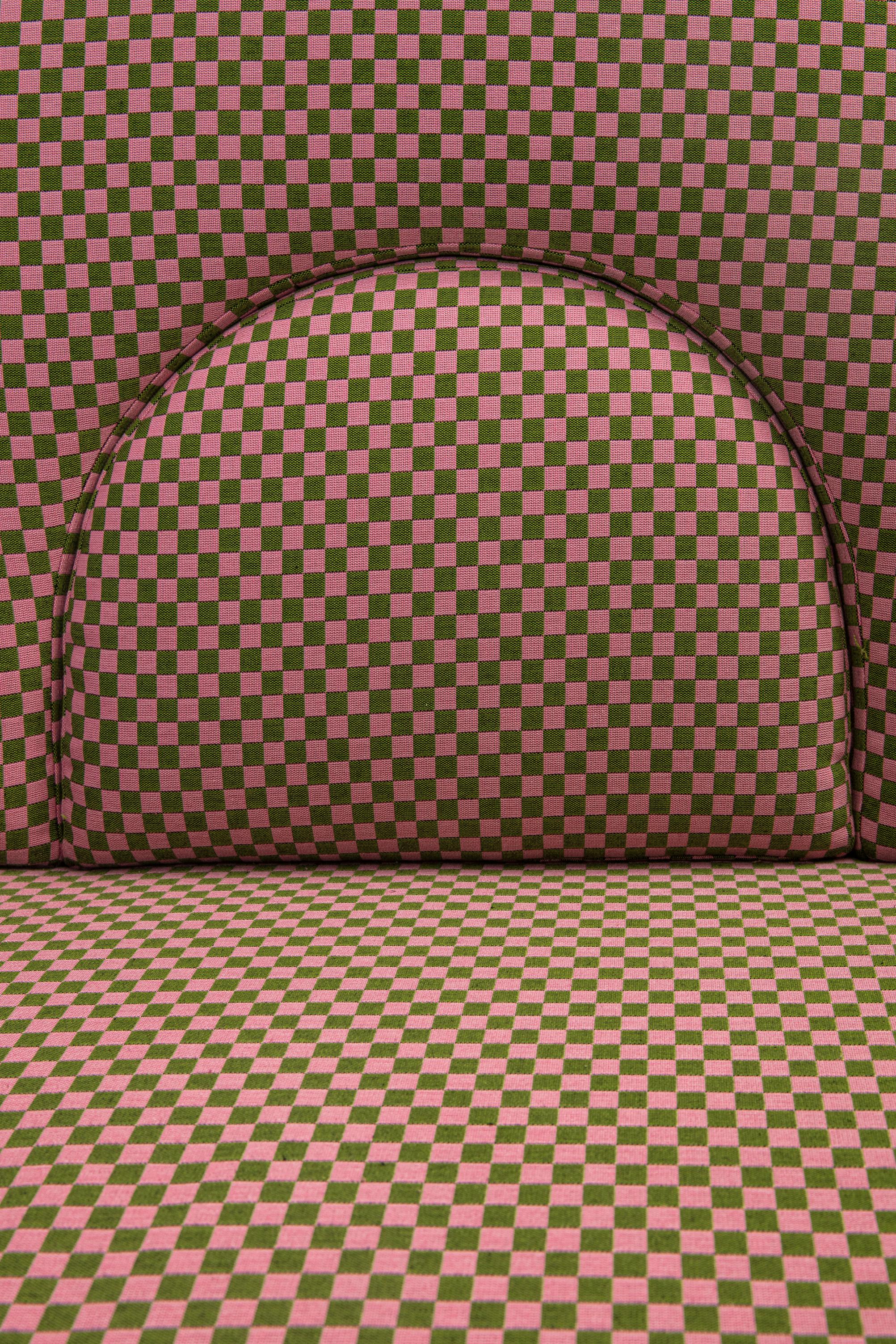https://a.1stdibscdn.com/n-gene-armchair-with-green-checker-fabric-and-purple-leather-for-sale-picture-12/f_36601/f_216812521607120036714/MerveKahraman_NgeneArmchair_Checked_11_master.jpg