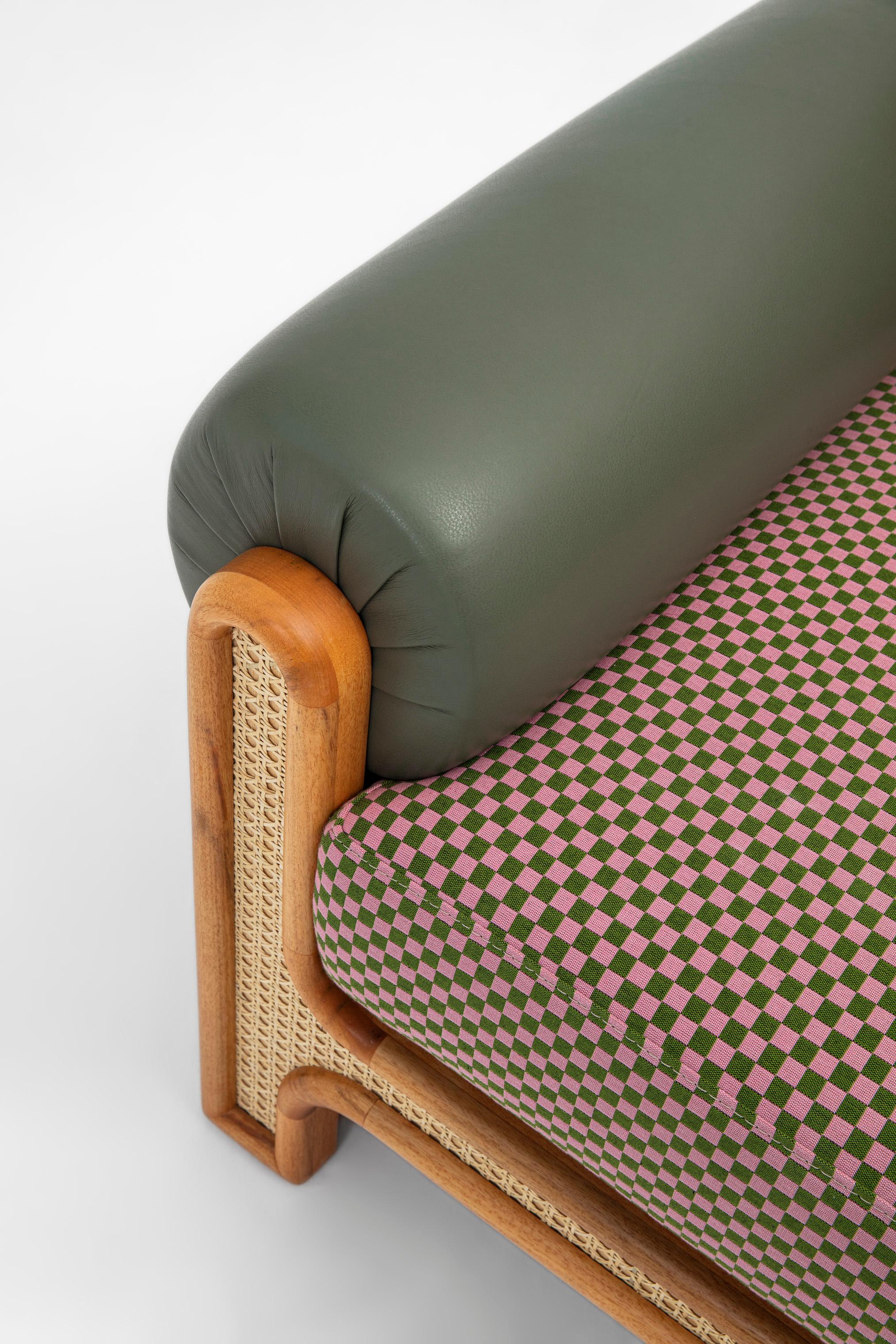 https://a.1stdibscdn.com/n-gene-armchair-with-green-checker-fabric-and-purple-leather-for-sale-picture-7/f_36601/f_216812521607120034722/MerveKahraman_NgeneArmchair_Checked_6_master.jpg