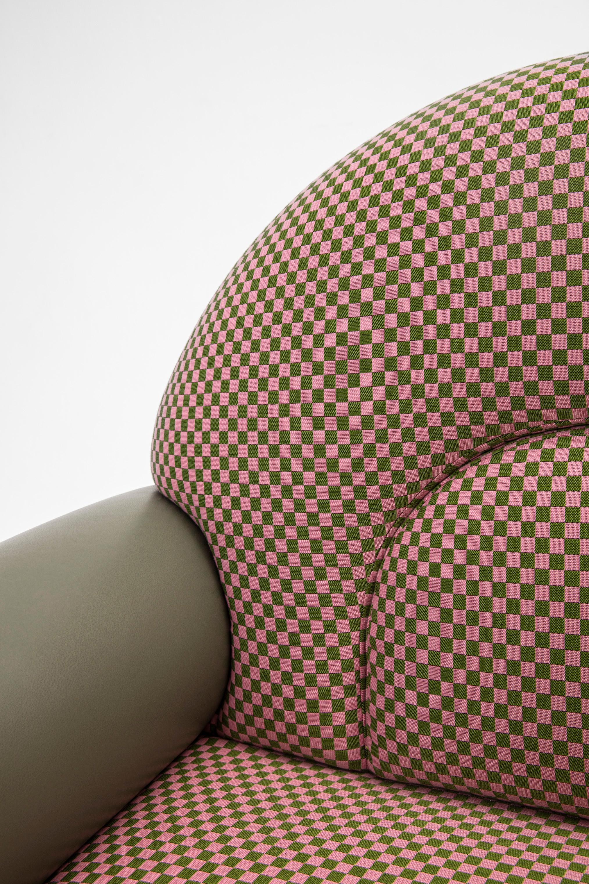 https://a.1stdibscdn.com/n-gene-armchair-with-green-checker-fabric-and-purple-leather-for-sale-picture-8/f_36601/f_216812521607120035143/MerveKahraman_NgeneArmchair_Checked_7_master.jpg