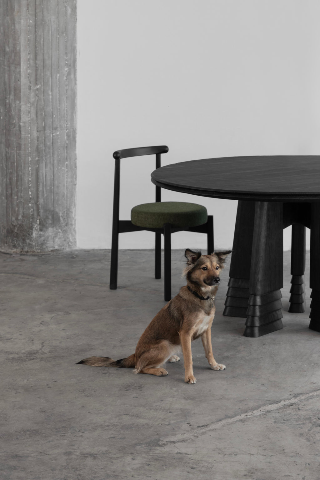 https://a.1stdibscdn.com/customizable-modern-dining-table-reforma-solid-wood-120-cm-for-sale-picture-6/f_38111/f_401424421718154086735/MesaReforma_08_master.jpg
