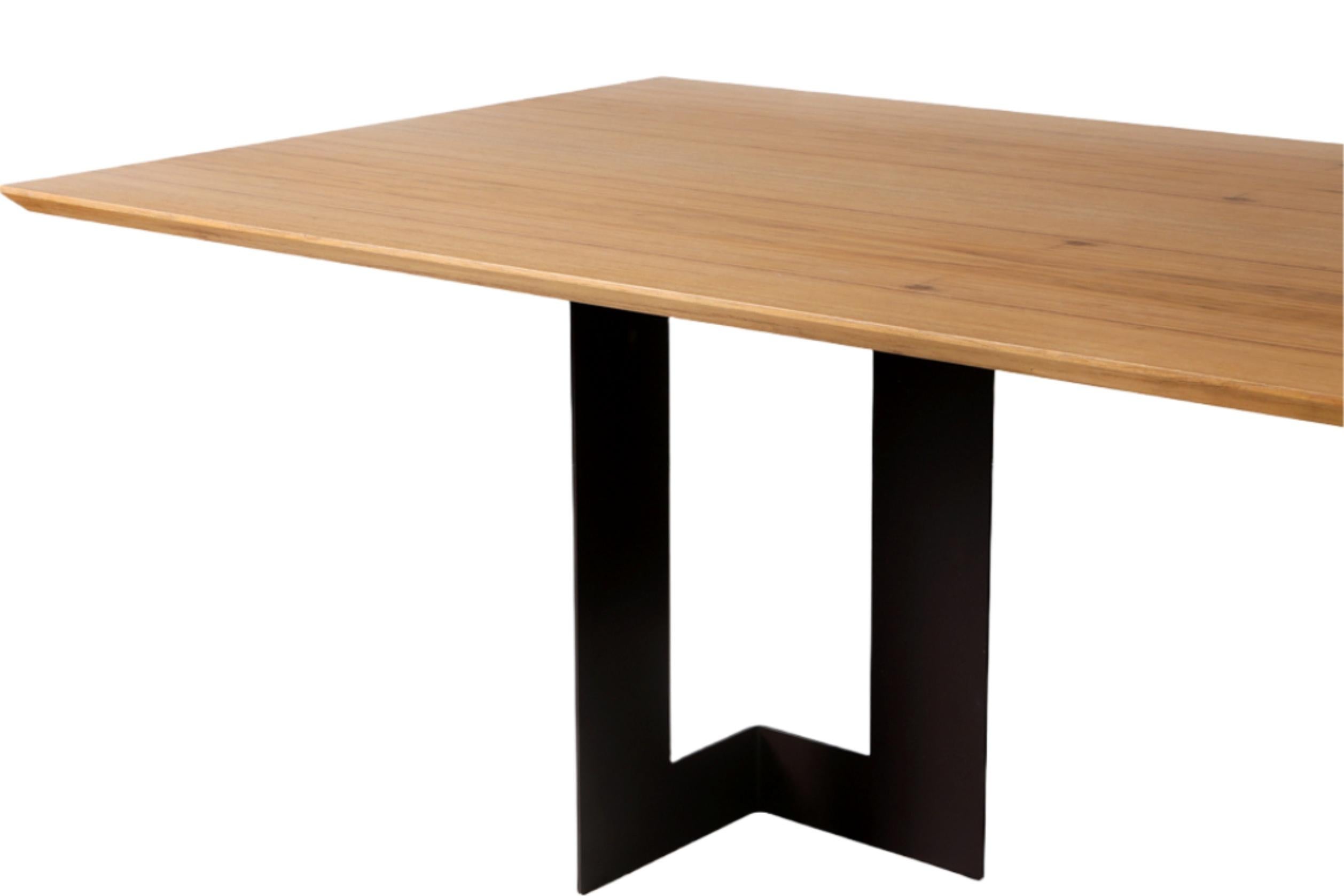 https://a.1stdibscdn.com/planos-minimalist-style-dining-table-in-solid-wood-for-sale-picture-4/f_33041/f_94935611688068011659/Mesa_Jantar_Planos_Foto_03_master.jpg
