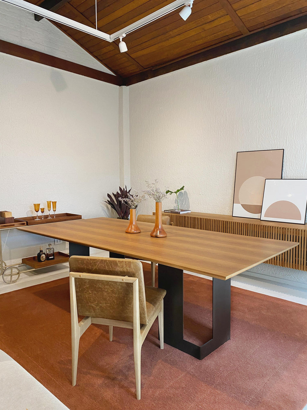 https://a.1stdibscdn.com/minimalist-style-planos-dining-table-in-solid-wood-and-painted-steel-for-sale-picture-3/f_33041/f_94935611738938787297/Mesa_Jantar_Planos_Goiab_o_1__master.jpeg