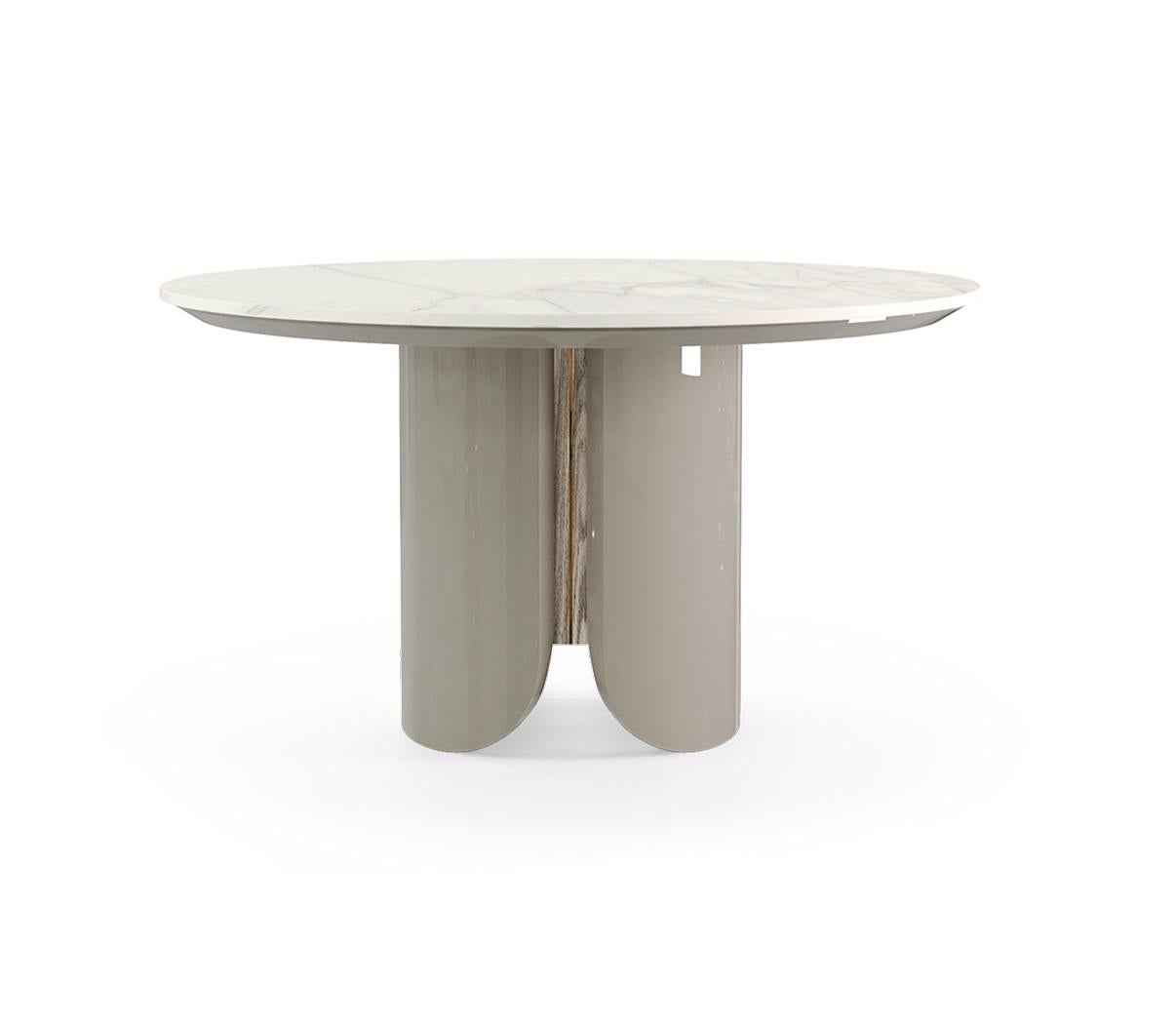 https://a.1stdibscdn.com/round-dining-table-with-marble-top-lacquered-base-and-metal-accents-for-sale-picture-2/f_27693/f_426764321733896952343/Mesa_Jantar_Vercelli_Redonda_01_master.jpg