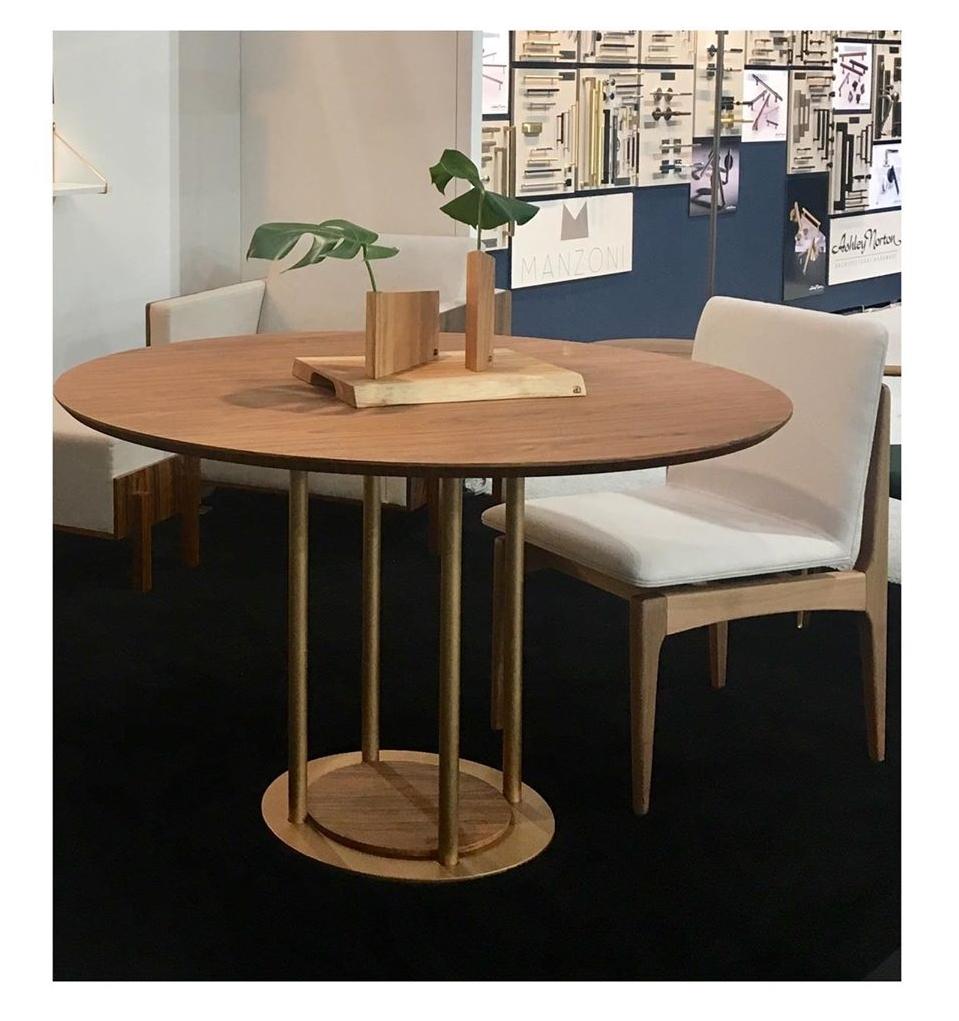 https://a.1stdibscdn.com/pilar-modernist-round-dining-table-golden-steel-and-pau-ferro-brazilian-wood-for-sale-picture-3/f_33041/f_150167821643659950126/Mesa_Pilar_redonda_master.jpg