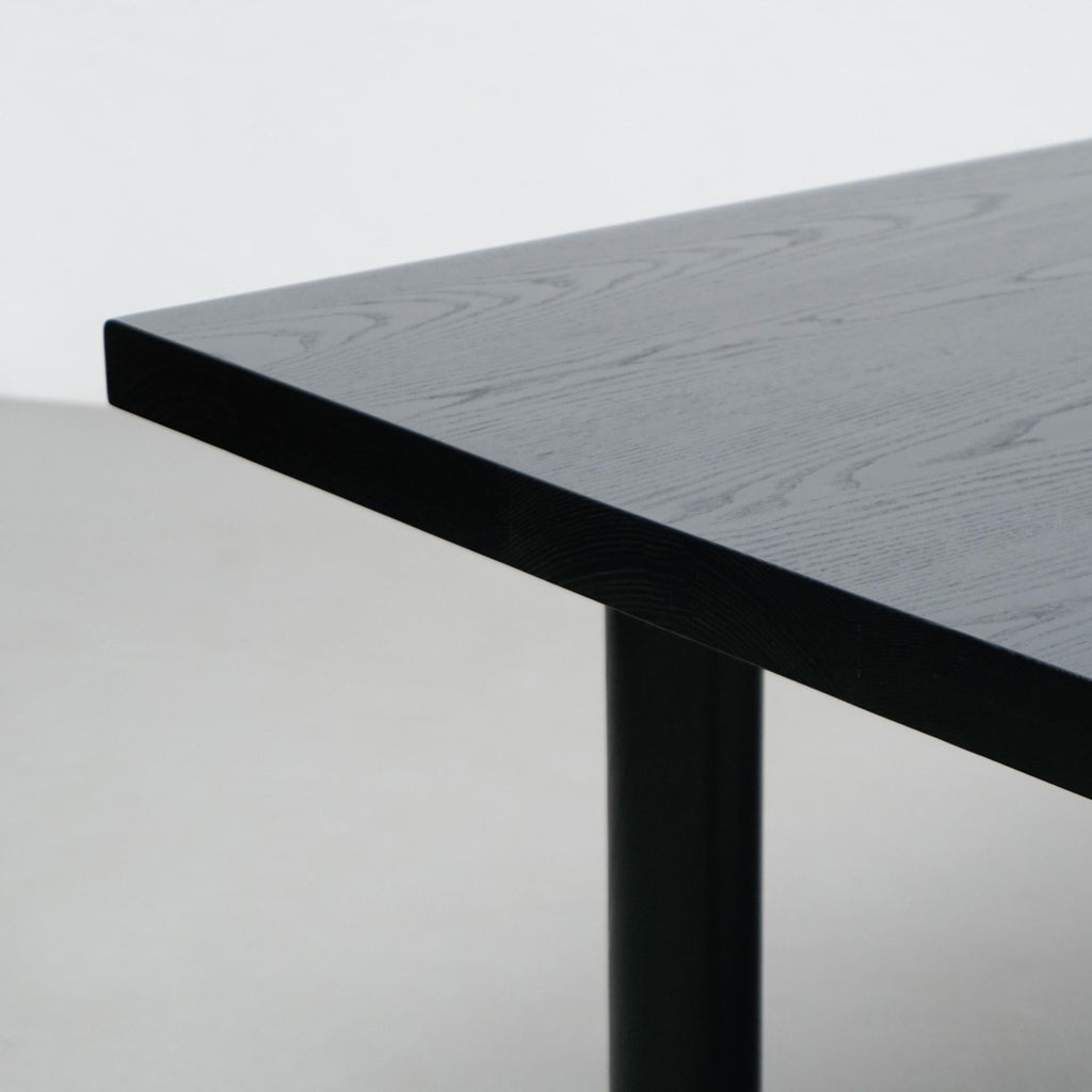 https://a.1stdibscdn.com/dada-est-contemporary-solid-ash-wood-black-lacquered-dining-table-for-sale-picture-3/f_14272/f_413402021725532484201/Mesa_Roble_EST_DADA_Dada_Studios_2_master.jpeg