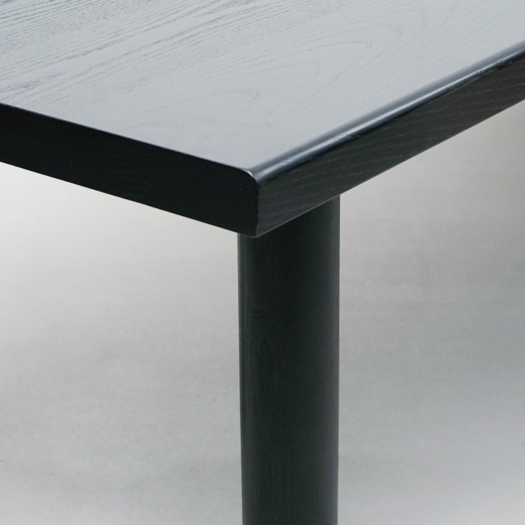 https://a.1stdibscdn.com/dada-est-contemporary-solid-ash-wood-black-lacquered-dining-table-for-sale-picture-4/f_14272/f_413402021725532485261/Mesa_Roble_EST_DADA_Dada_Studios_3_master.jpeg