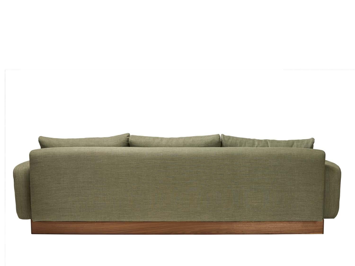https://a.1stdibscdn.com/mesa-sofa-by-lawson-fenning-for-sale-picture-4/f_8060/f_398790021716590114232/Mesa_Sofa_Natural_Walnut_GRD_A_Belgian_Linen_Matcha_4_master.jpg