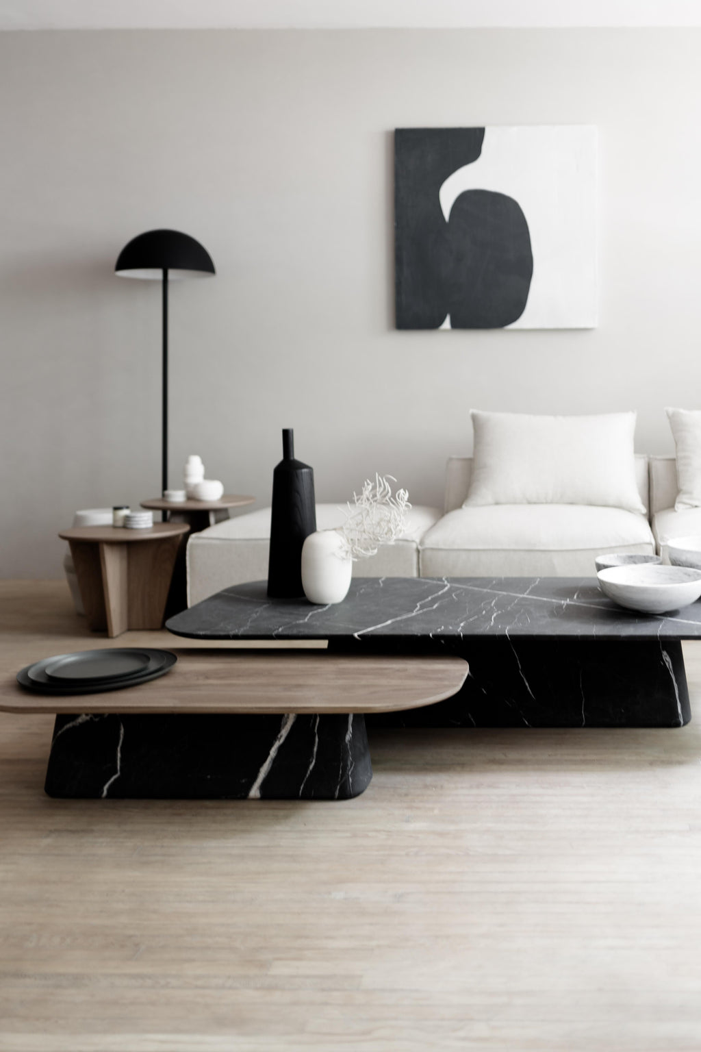 https://a.1stdibscdn.com/dolmen-coffee-tables-in-black-marble-and-walnut-wood-set-for-sale-picture-5/f_47391/f_188986221588255440054/Mesas_Sauces_18_master.jpg